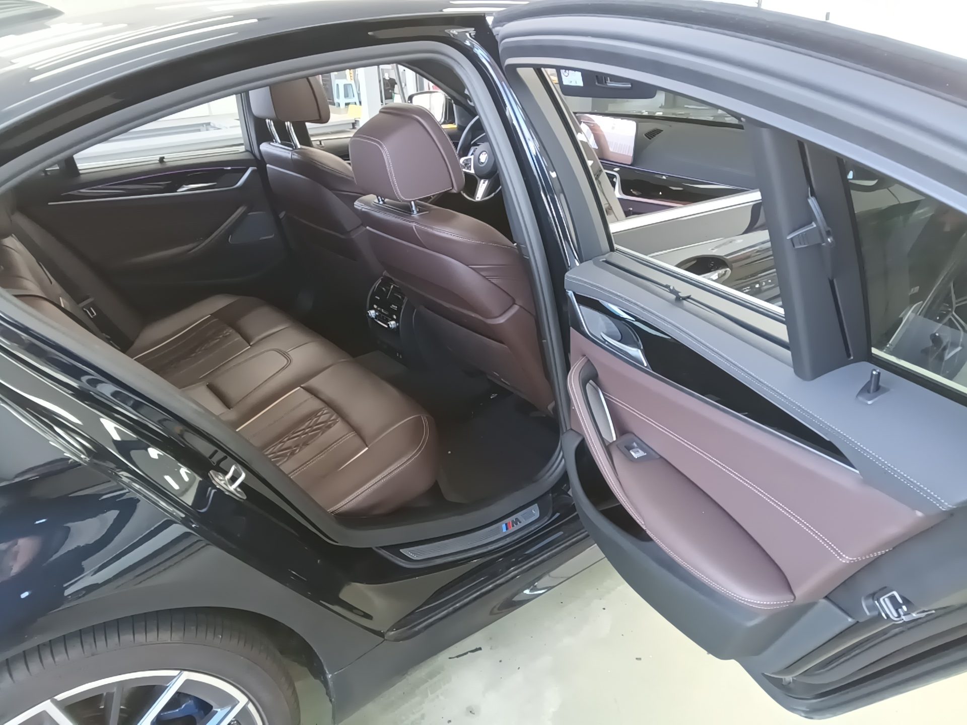 BMW 5 SERIES (7TH GEN) 530i xDRIVE M SPORT PACK 2022 - zdjęcie 13