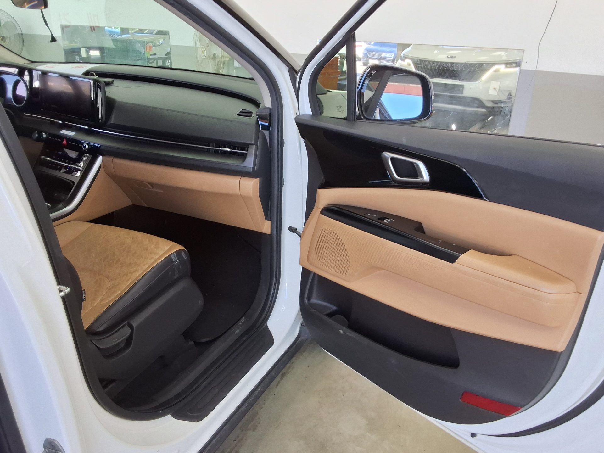KIA NEW CARNIVAL (KA4) 9-SEATER DIESEL PRESTIGE 2021 - zdjęcie 14