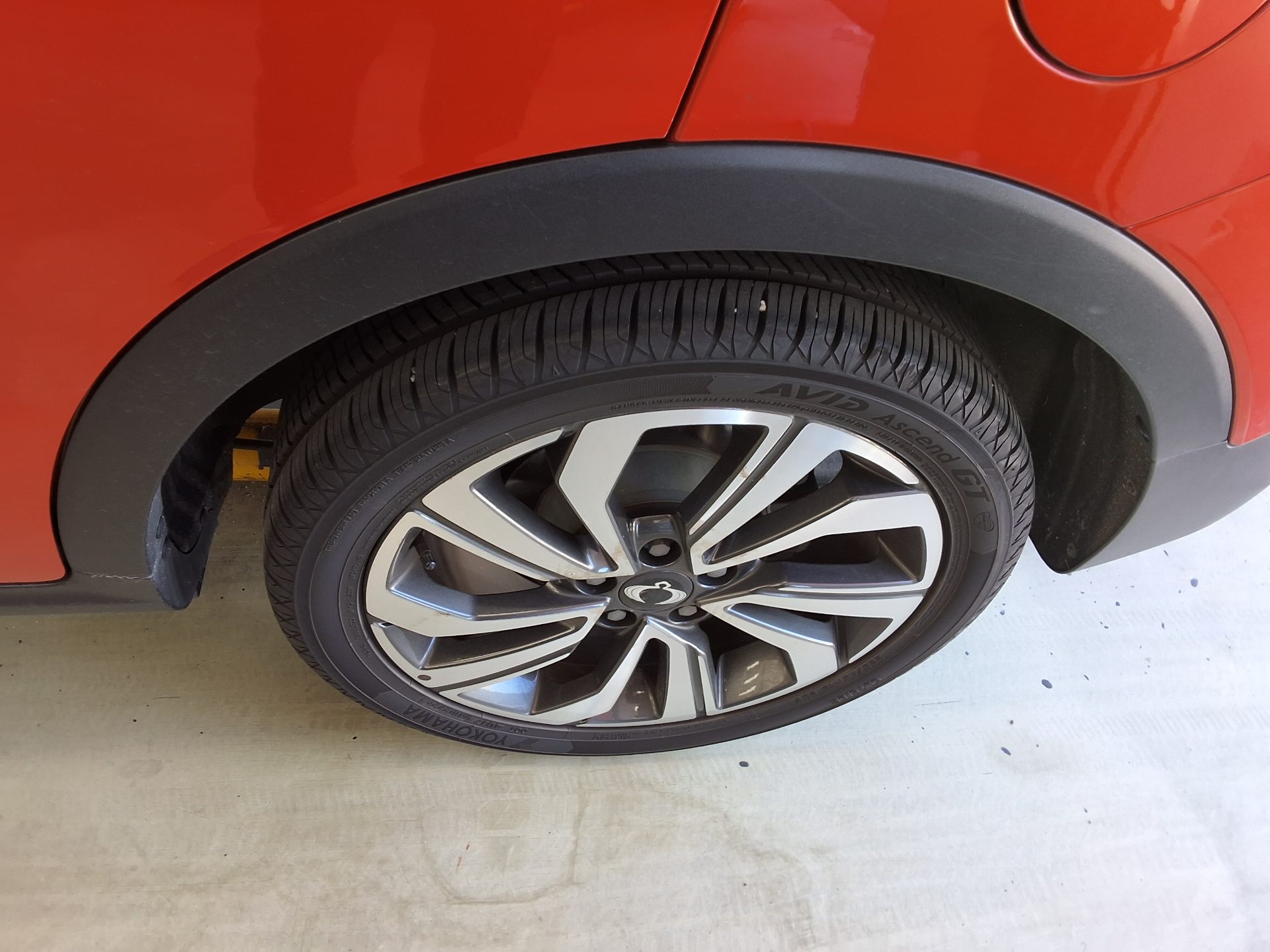 KG MOBILITY (SSANGYONG) VERY NEW TIVOLI 1.5 GASOLINE 2WD LIMITED EDITION 2021 - zdjęcie 23