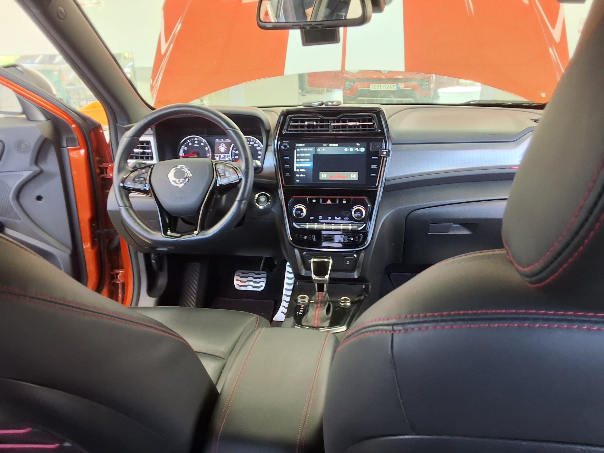 KG MOBILITY (SSANGYONG) VERY NEW TIVOLI 1.5 GASOLINE 2WD LIMITED EDITION 2021 - zdjęcie 11