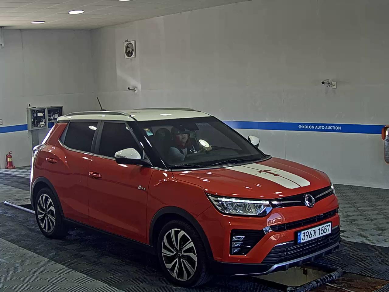 KG MOBILITY (SSANGYONG) VERY NEW TIVOLI 1.5 GASOLINE 2WD LIMITED EDITION 2021 - zdjęcie 3