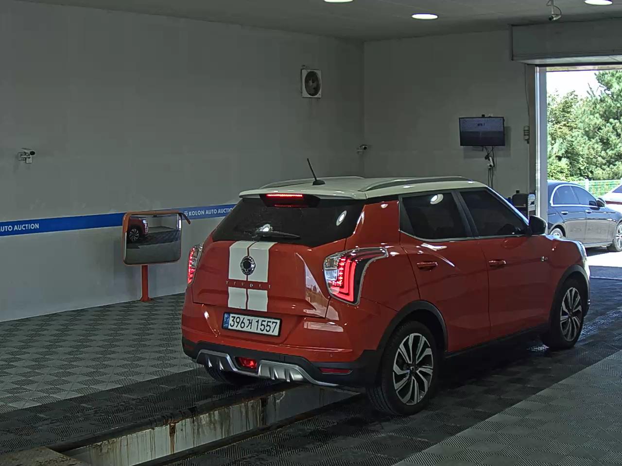 KG MOBILITY (SSANGYONG) VERY NEW TIVOLI 1.5 GASOLINE 2WD LIMITED EDITION 2021 - zdjęcie 5