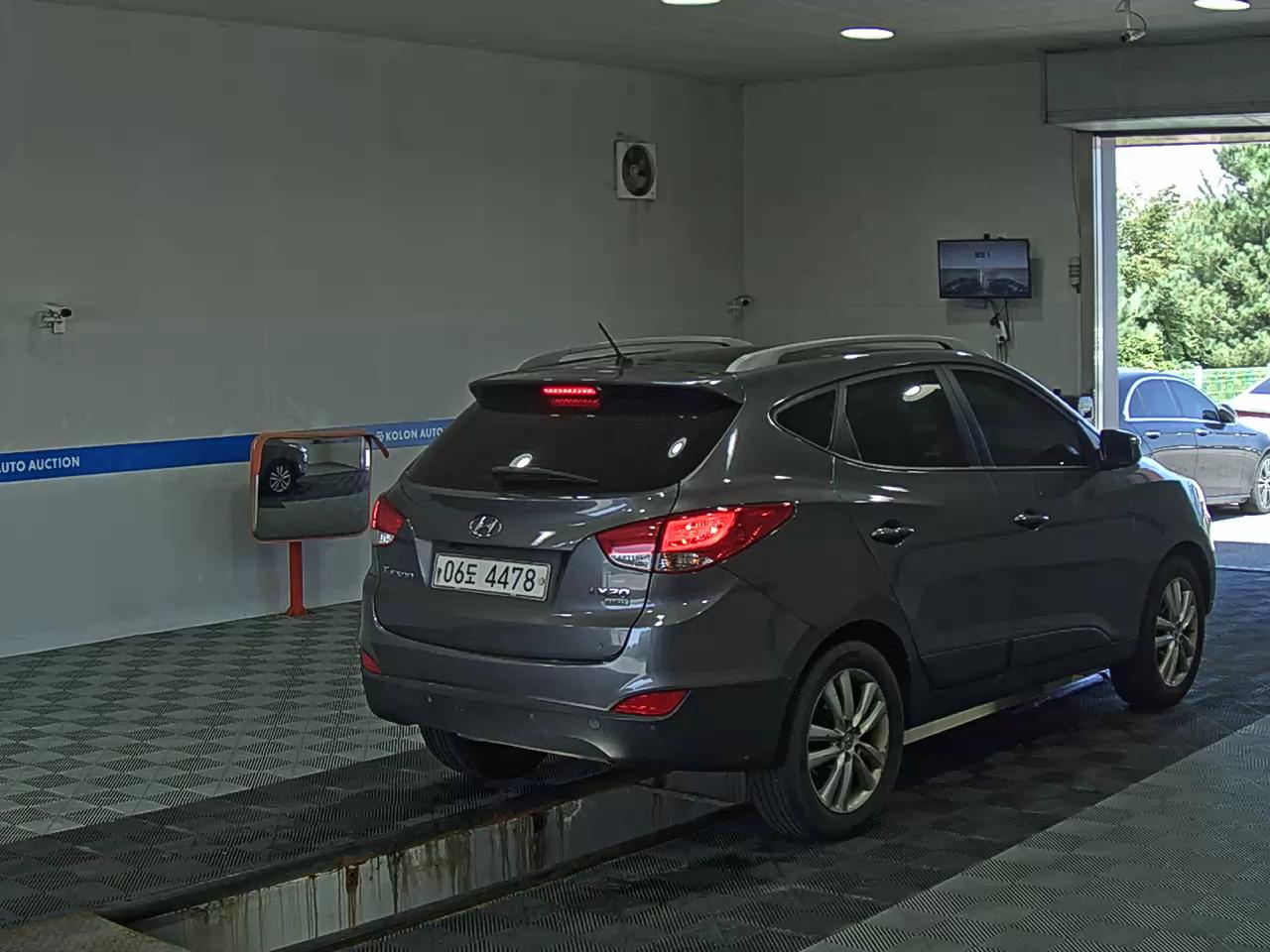 HYUNDAI TUCSON ix DIESEL R20 2WD LX20 PREMIER 2010 - zdjęcie 5