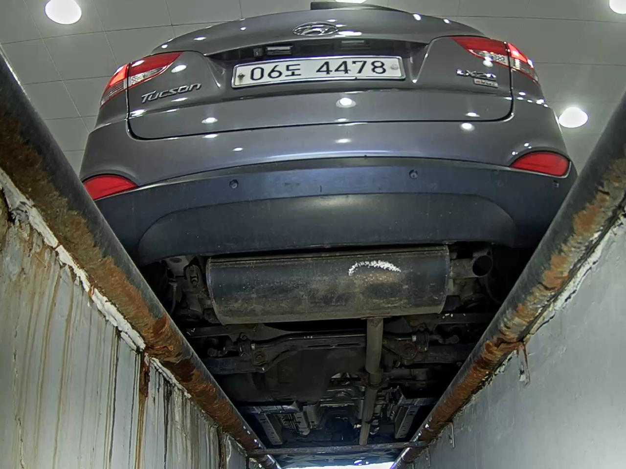 HYUNDAI TUCSON ix DIESEL R20 2WD LX20 PREMIER 2010 - zdjęcie 8
