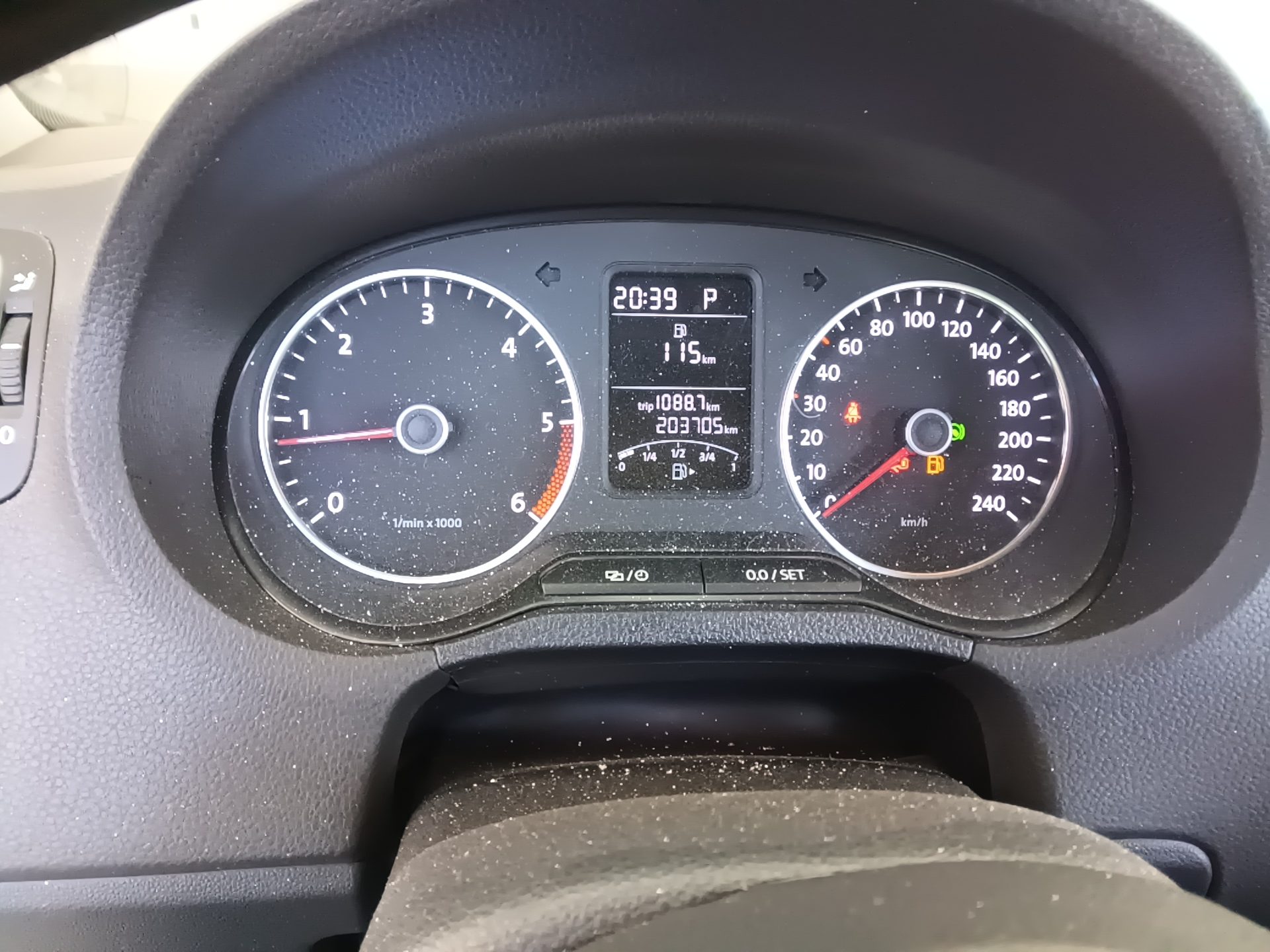 VOLKSWAGEN THE NEW POLO (5TH GEN) 1.6 TDI R LINE 2014 - zdjęcie 9