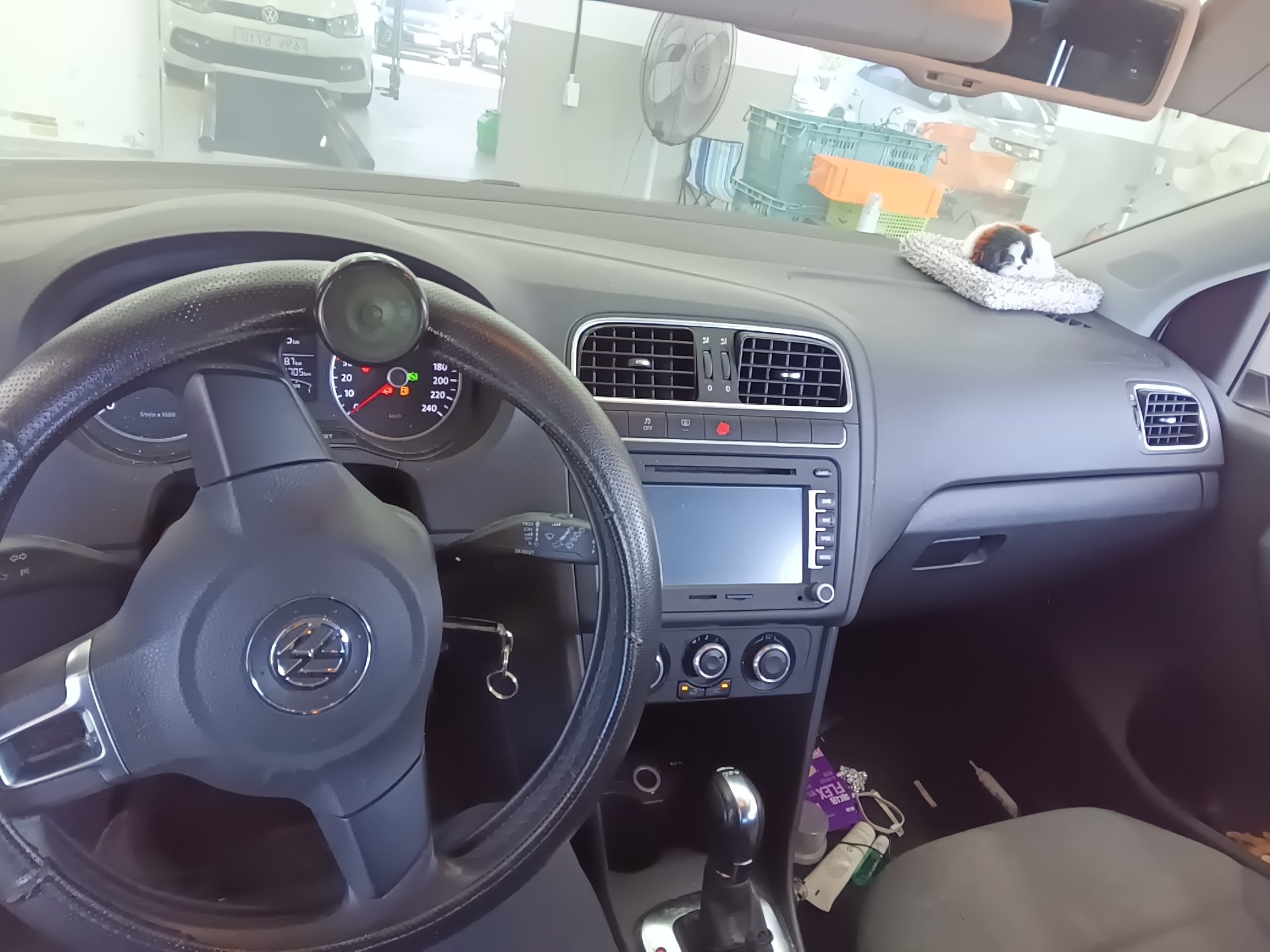 VOLKSWAGEN THE NEW POLO (5TH GEN) 1.6 TDI R LINE 2014 - zdjęcie 18