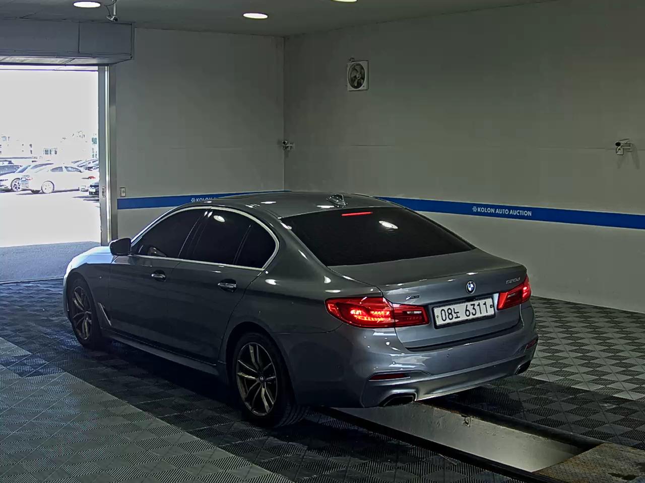 BMW 5 SERIES (7TH GEN) 520d xDRIVE M SPORT PACK PLUS 2018 - zdjęcie 6