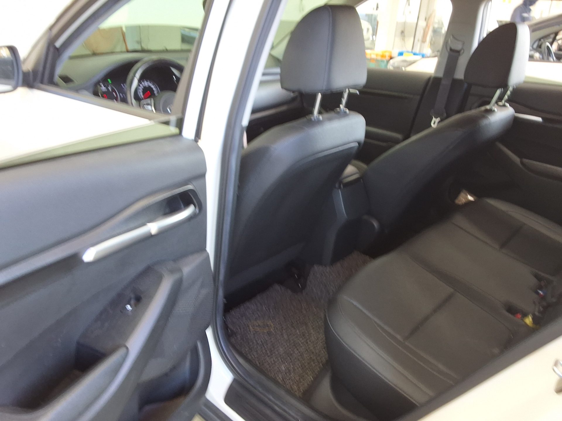 KIA SELTOS 1.6 DIESEL 2WD TRENDY 2021 - zdjęcie 13