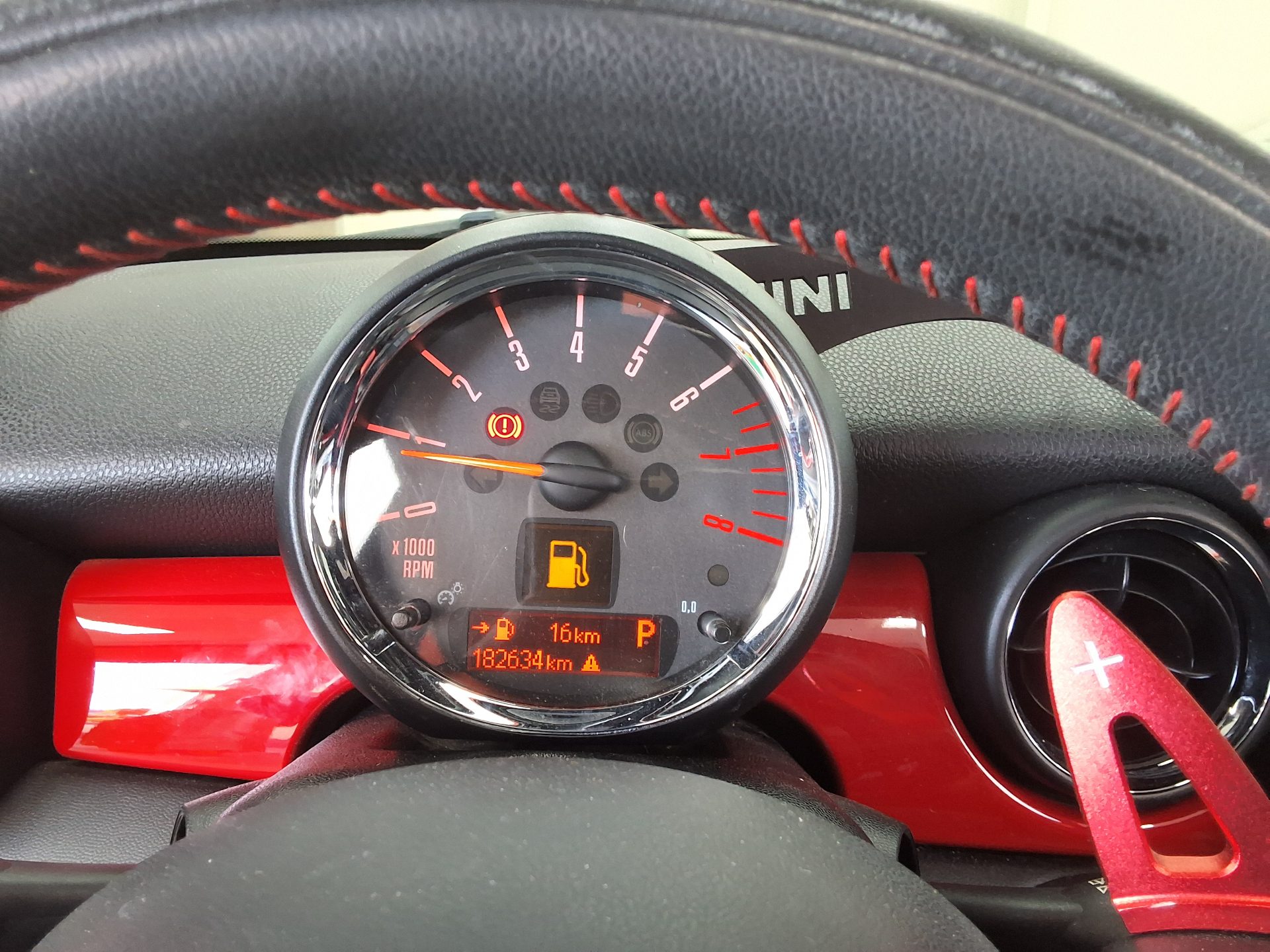 MINI COOPER (2ND GEN) 1.6 S JCW 2013 - zdjęcie 10