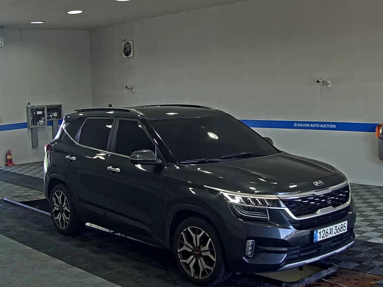 KIA SELTOS 1.6 GASOLINE 2WD SIGNATURE 2021 - zdjęcie 3