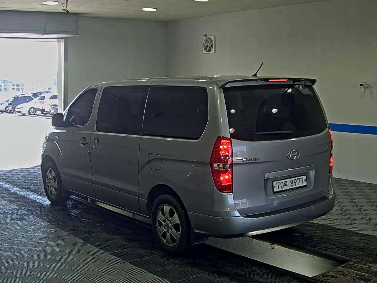 HYUNDAI THE NEW GRAND STAREX 11-SEATER DIESEL 4WD MODERN 2018 - zdjęcie 6