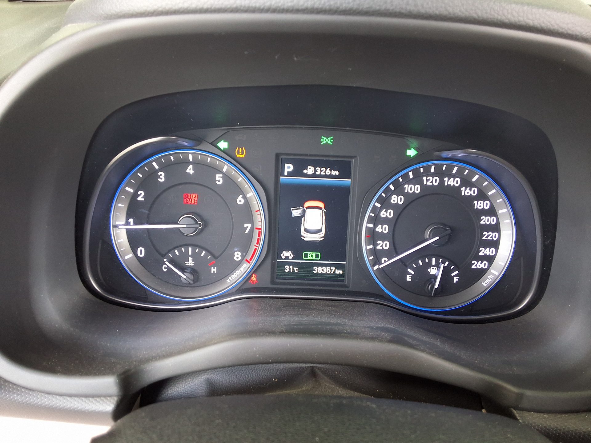 HYUNDAI KONA 1.6 GASOLINE 4WD PREMIUM 2018 - zdjęcie 10