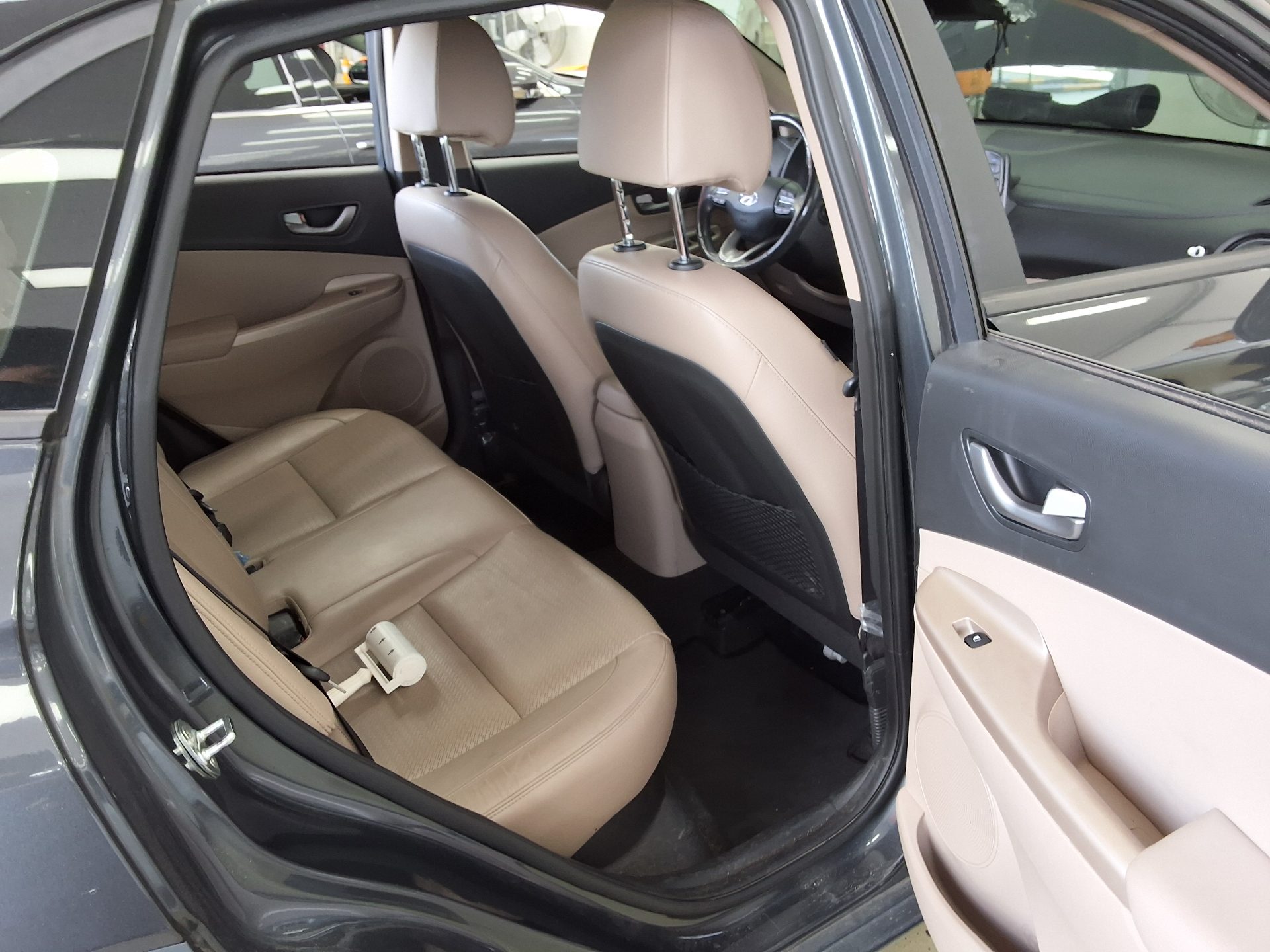 HYUNDAI KONA 1.6 GASOLINE 4WD PREMIUM 2018 - zdjęcie 14