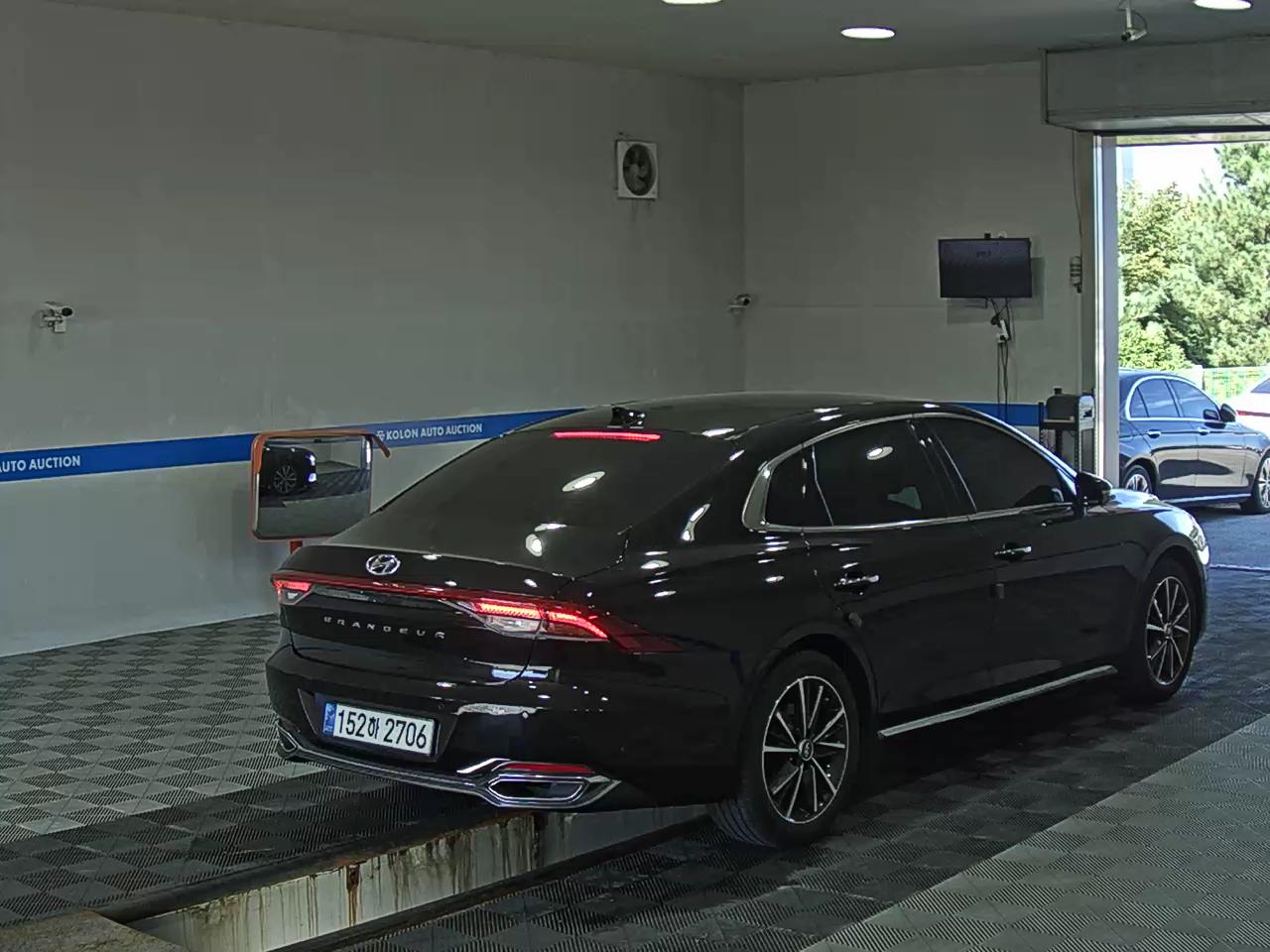HYUNDAI THE NEW GRANDEUR IG GASOLINE 2.5 PREMIUM CHOICE 2021 - zdjęcie 5
