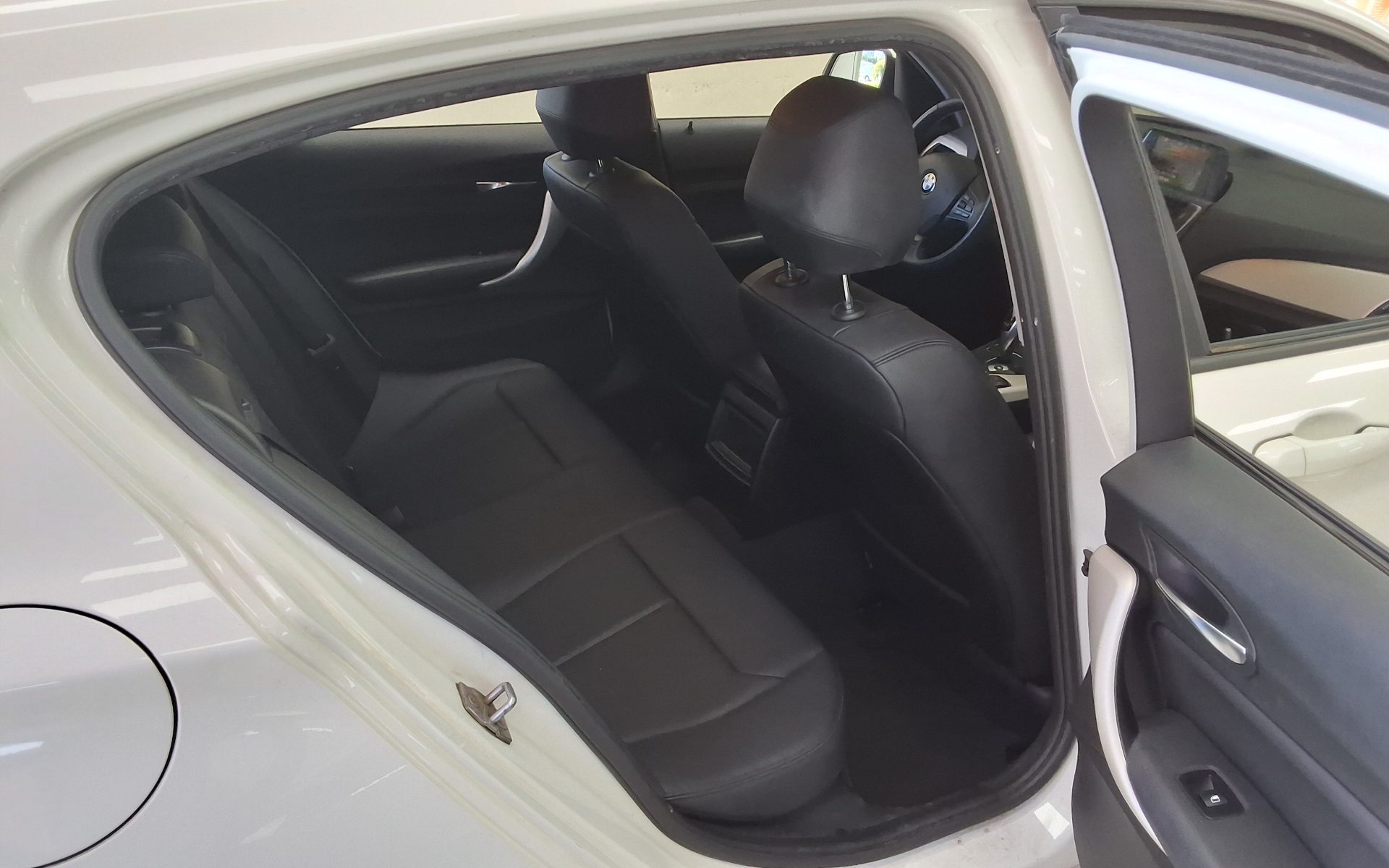 BMW 1 SERIES (2ND GEN) 5-DOOR 118d JOY 2016 - zdjęcie 13