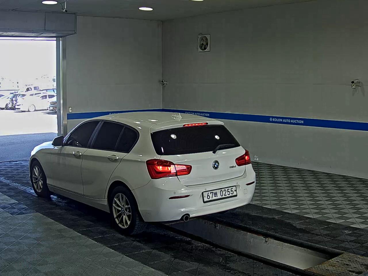 BMW 1 SERIES (2ND GEN) 5-DOOR 118d JOY 2016 - zdjęcie 6