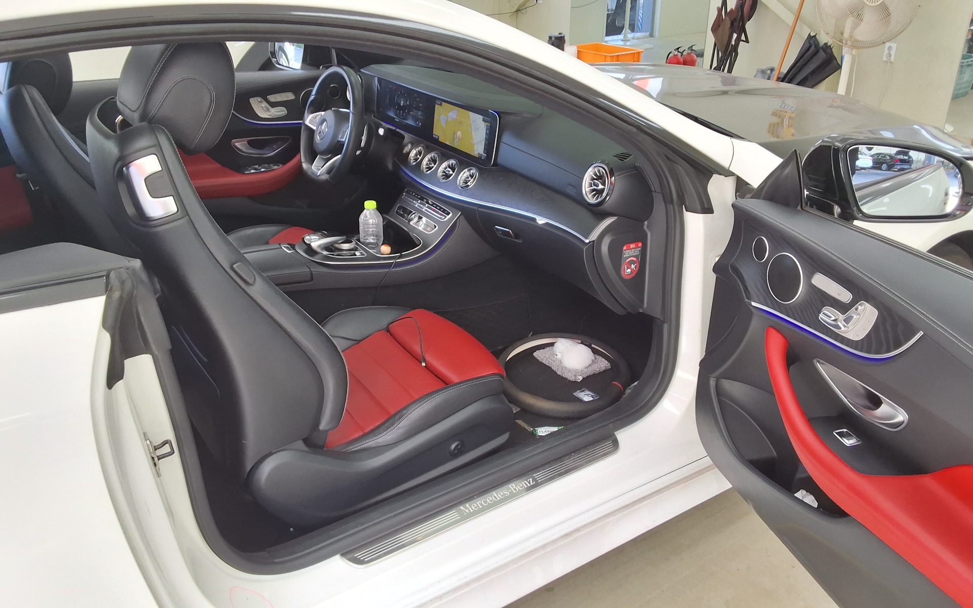 MERCEDES-BENZ E-CLASS (5TH GEN) COUPE E220d 2017 - zdjęcie 12