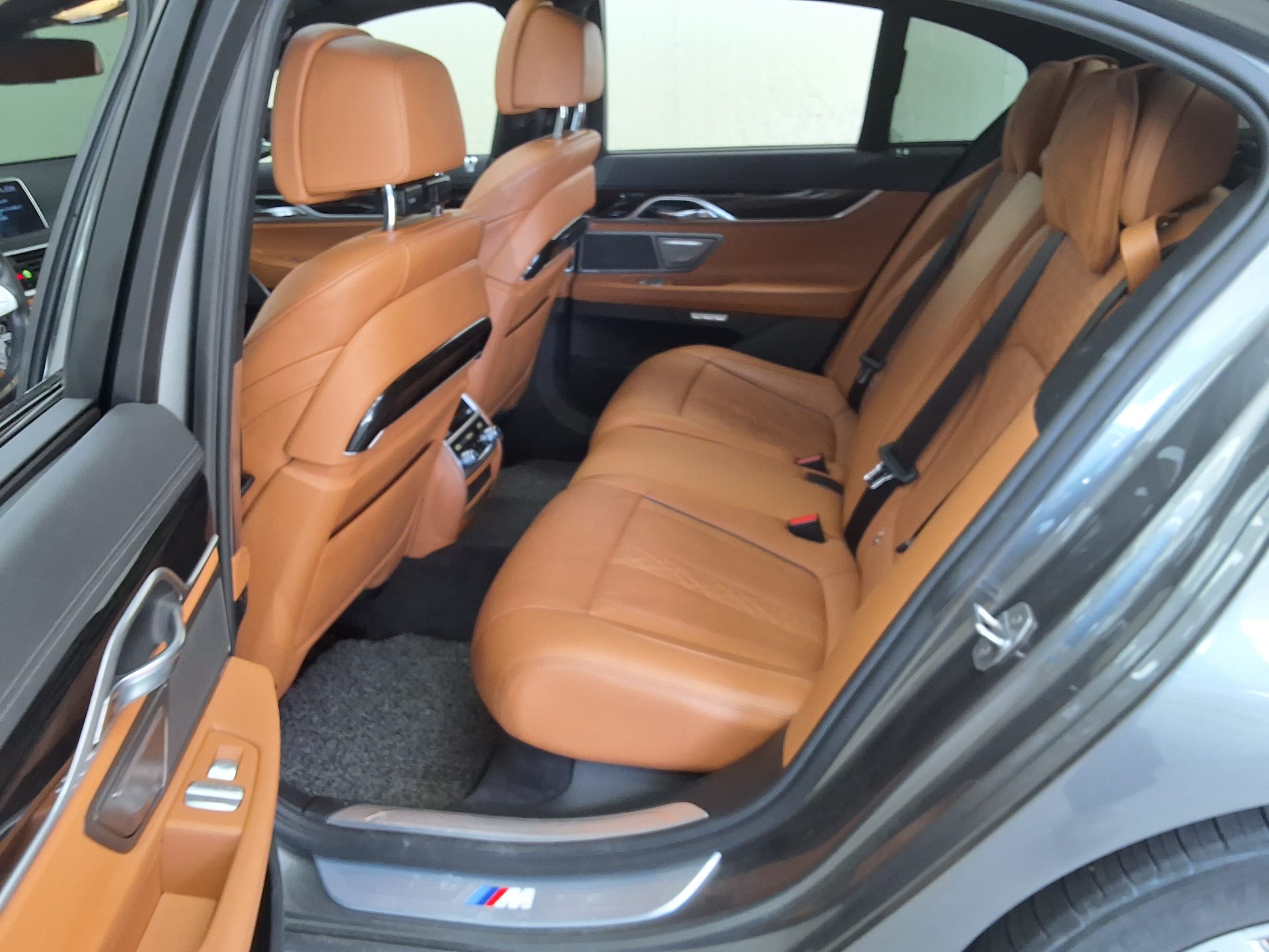 BMW 7 SERIES (6TH GEN) 740d xDRIVE M SPORT 2017 - zdjęcie 13
