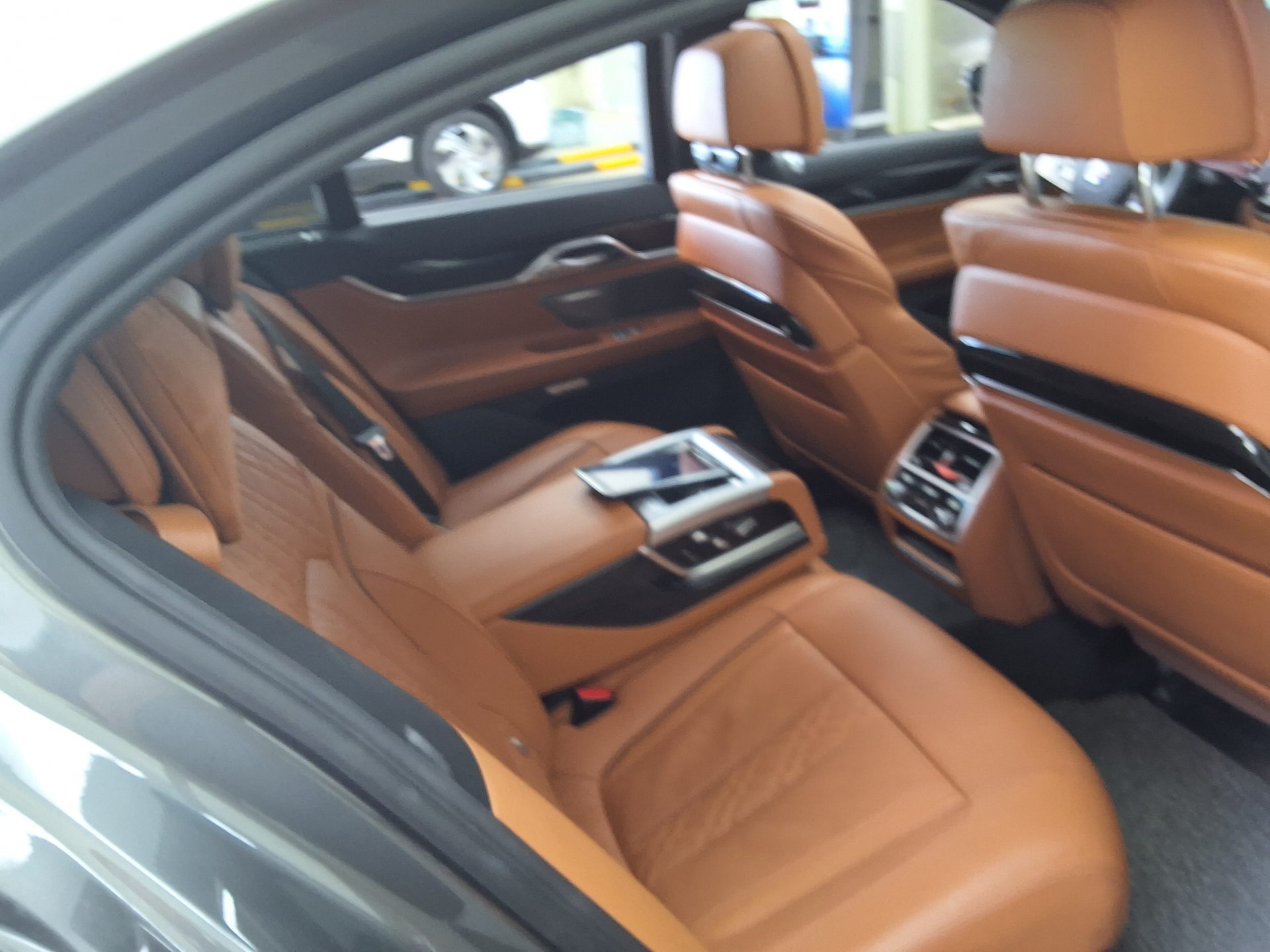 BMW 7 SERIES (6TH GEN) 740d xDRIVE M SPORT 2017 - zdjęcie 14