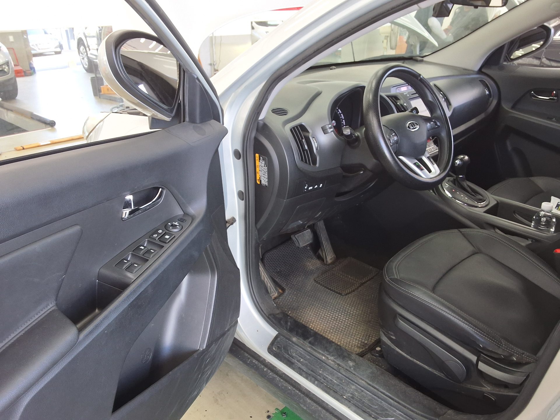 KIA SPORTAGE R DIESEL R2.0 2WD TLX PREMIUM MODEL 2012 - zdjęcie 11