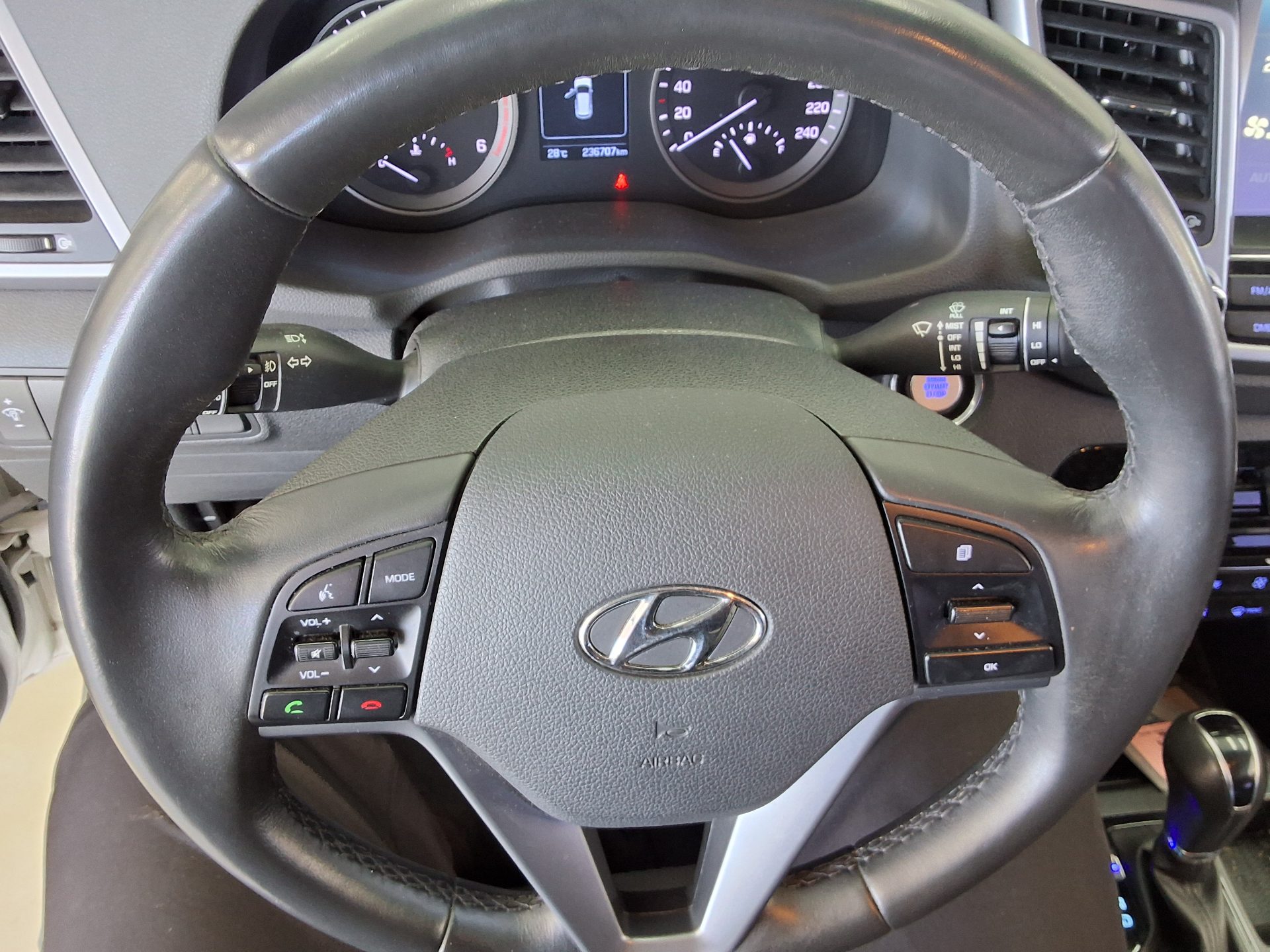 HYUNDAI ALL NEW TUCSON DIESEL R2.0 2WD MODERN 2016 - zdjęcie 19