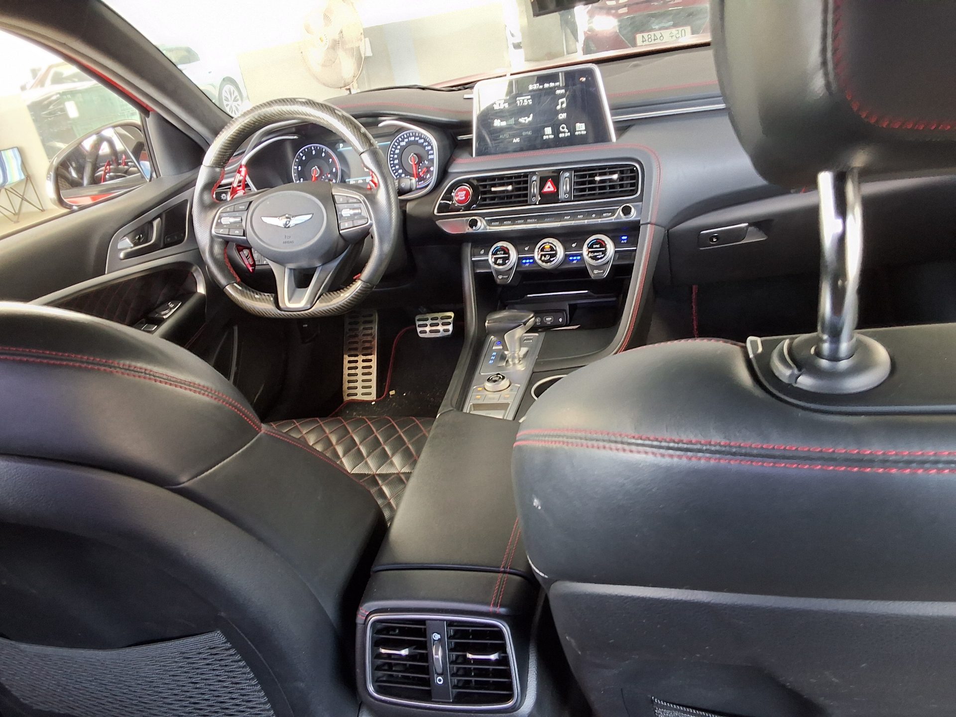 GENESIS G70 3.3T SPORTS AWD SUPREME 2018 - zdjęcie 11