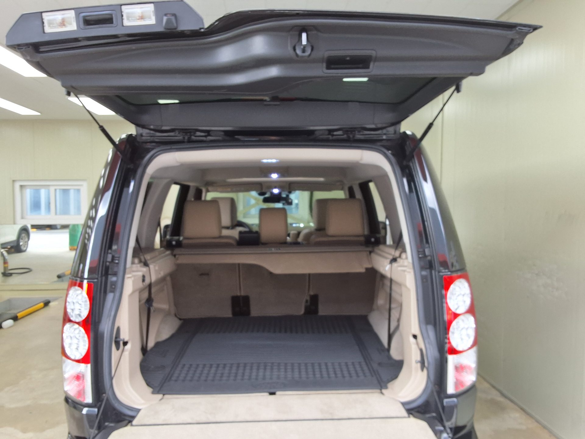 LAND ROVER DISCOVERY 4 3.0 SDV6 SE 2012 - zdjęcie 16