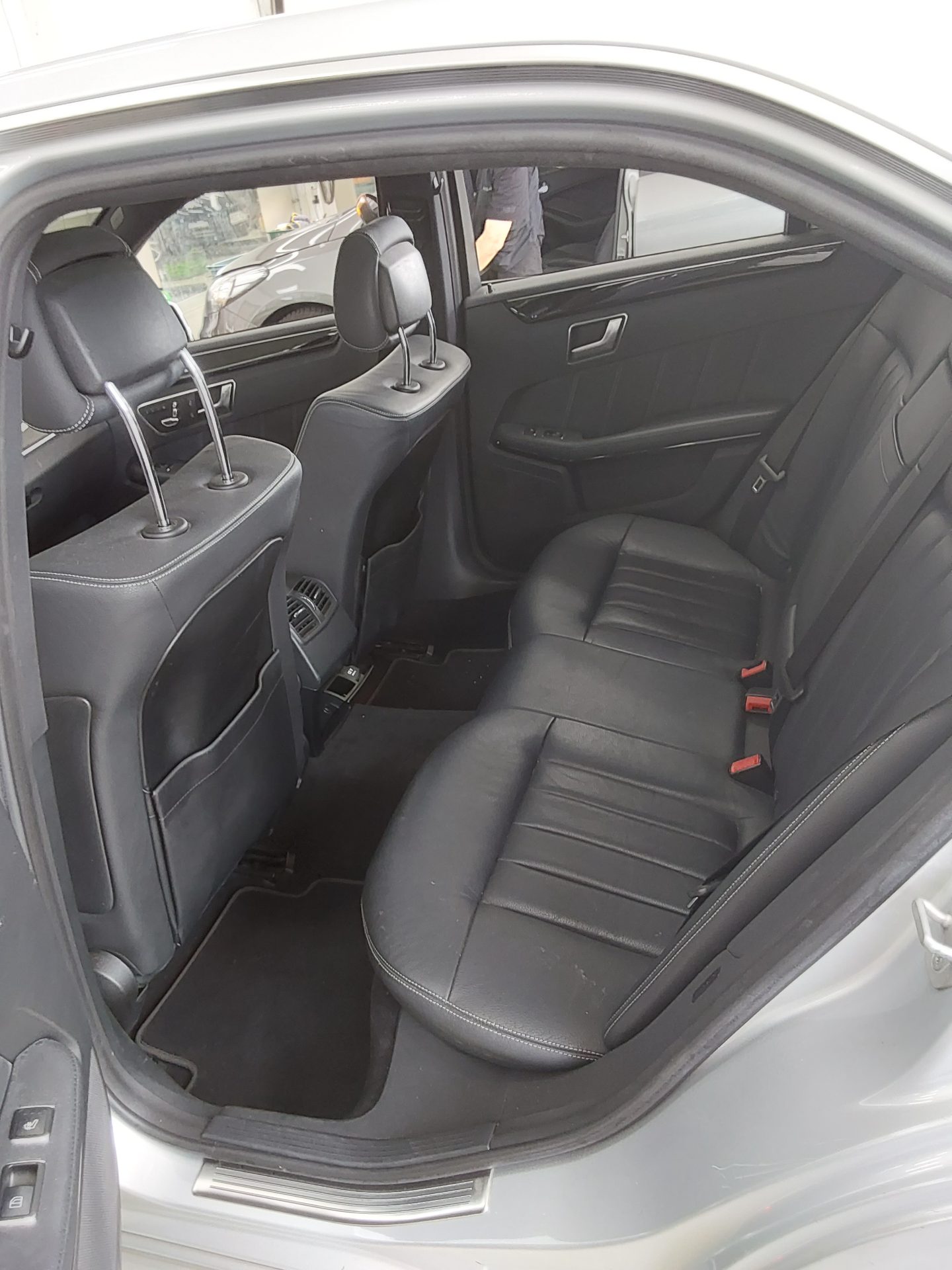 MERCEDES-BENZ E-CLASS (4TH GEN) E250 CDI BLUETEC 4MATIC AVANTGARDE 2016 - zdjęcie 12