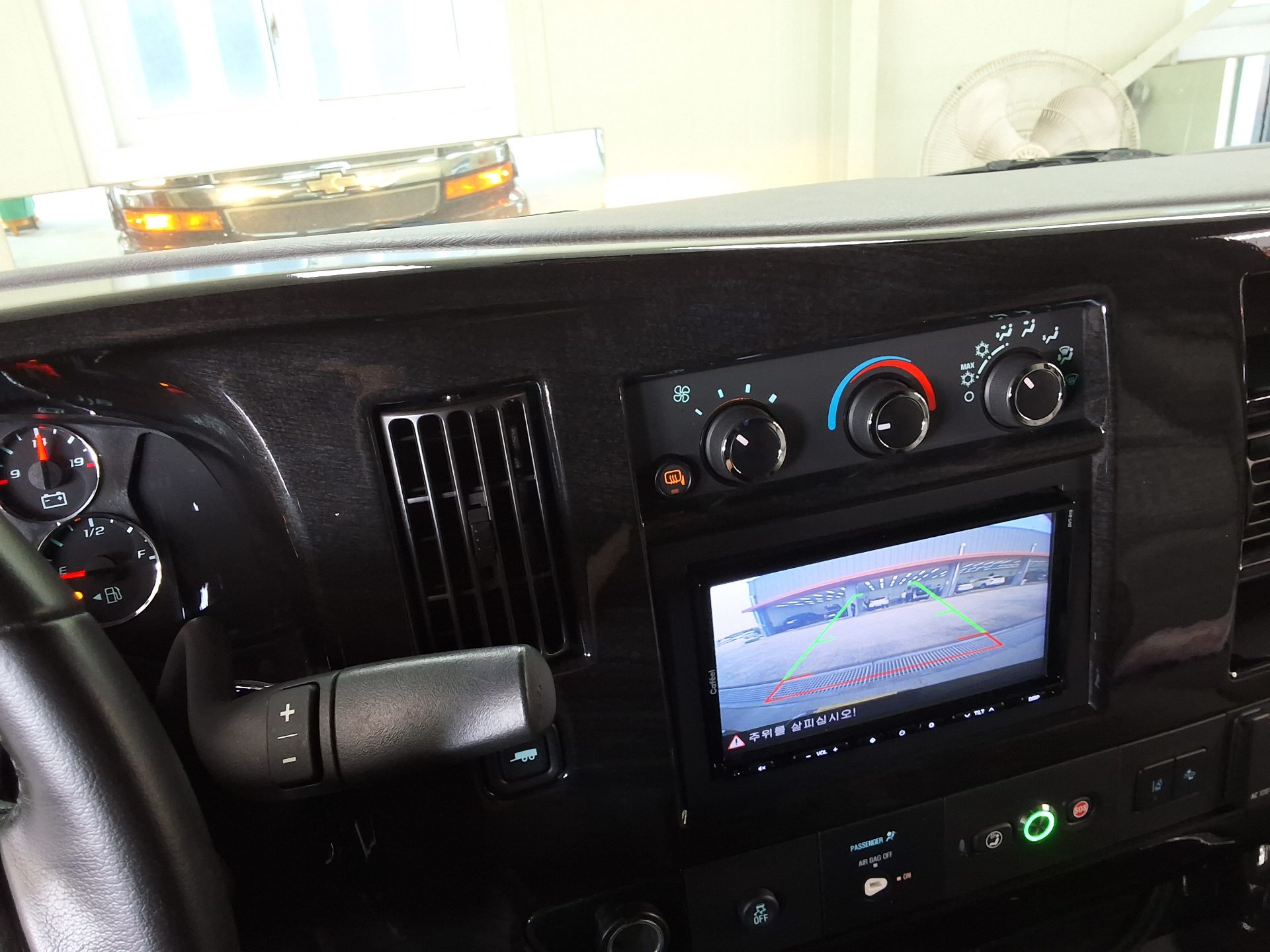 CHEVROLET EXPRESS VAN 6 2019 - zdjęcie 24