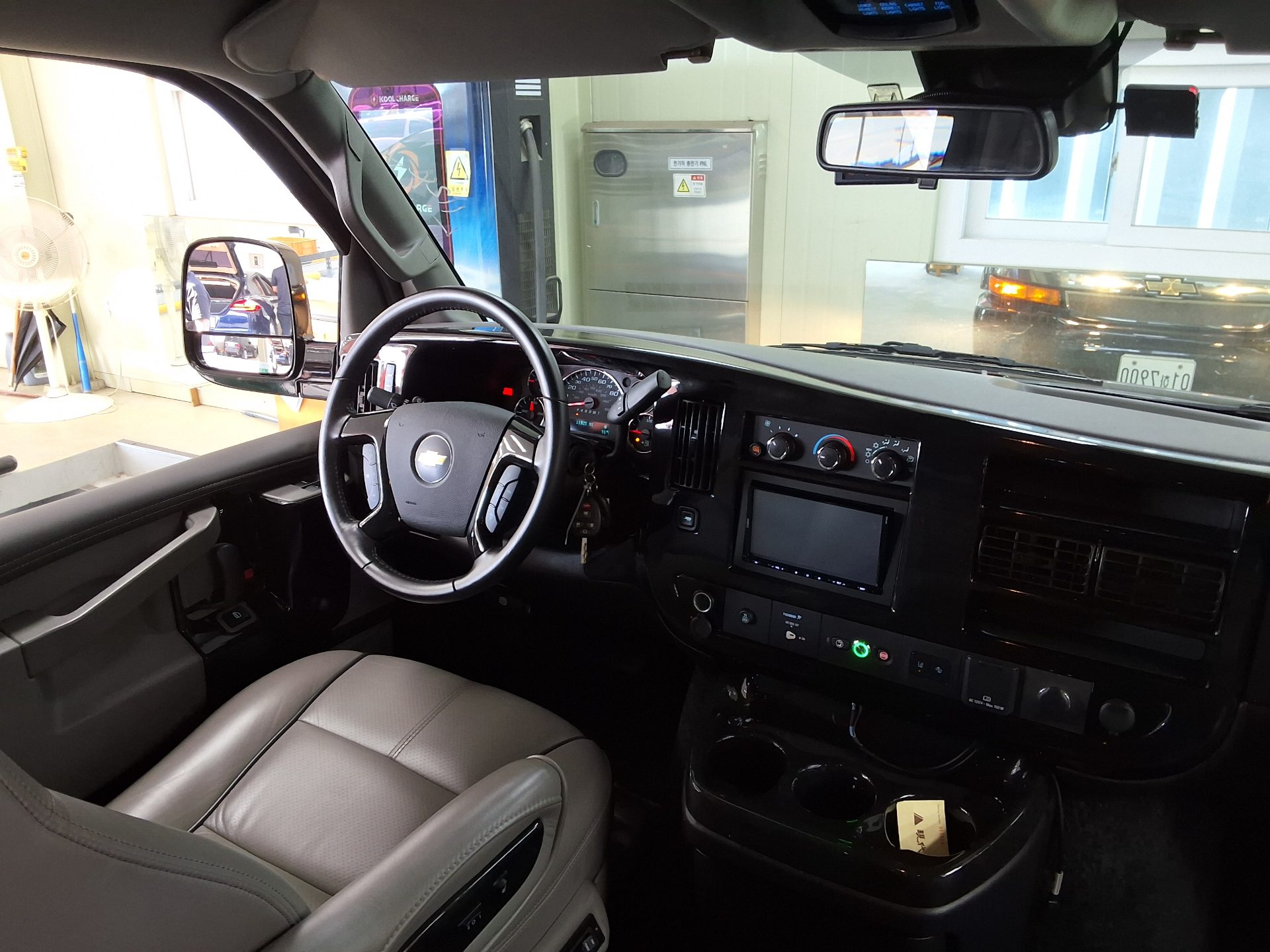 CHEVROLET EXPRESS VAN 6 2019 - zdjęcie 12