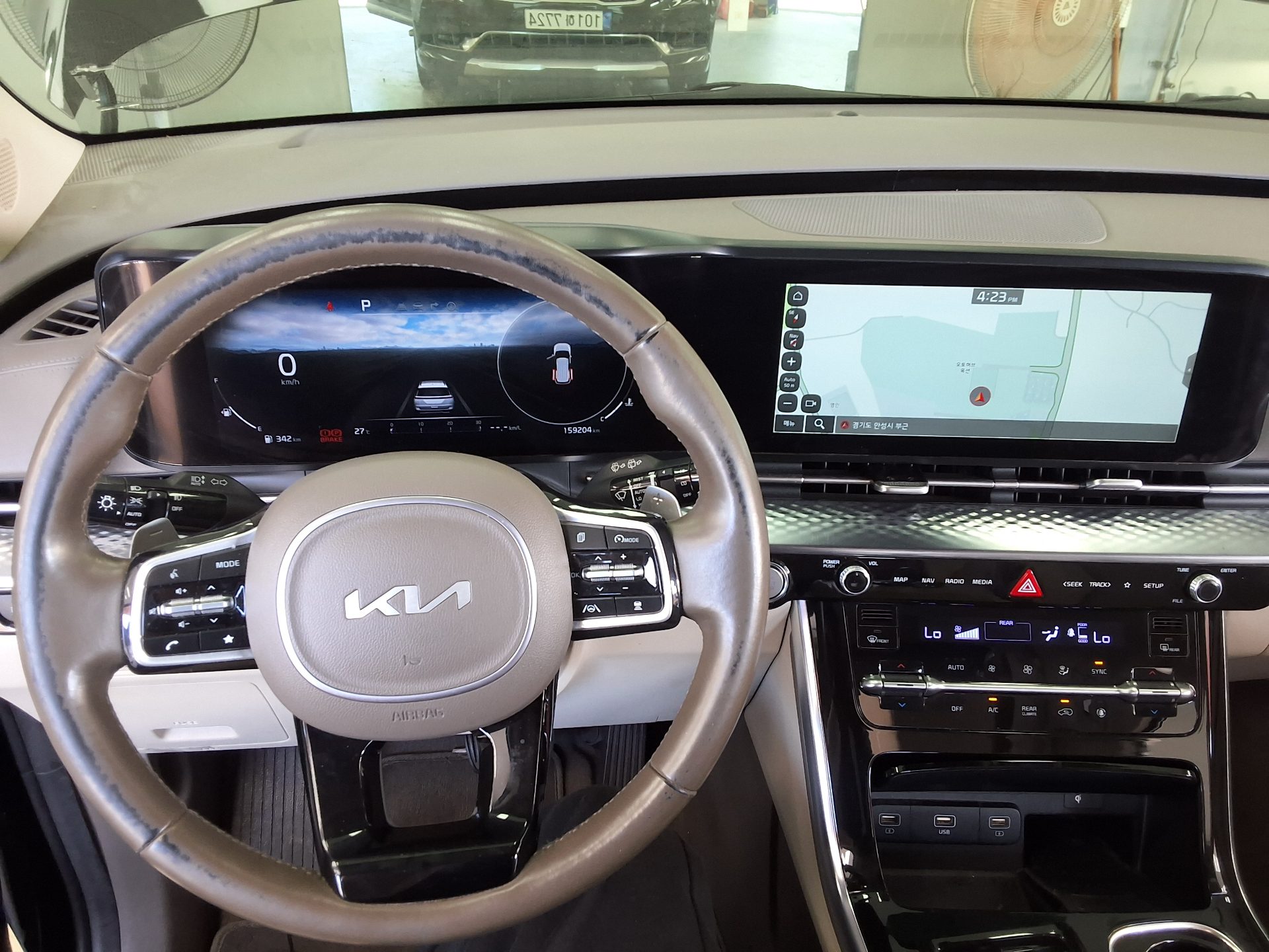 KIA NEW CARNIVAL (KA4) HI-LIMOUSINE 7-SEATER GASOLINE SIGNATURE 2023 - zdjęcie 18