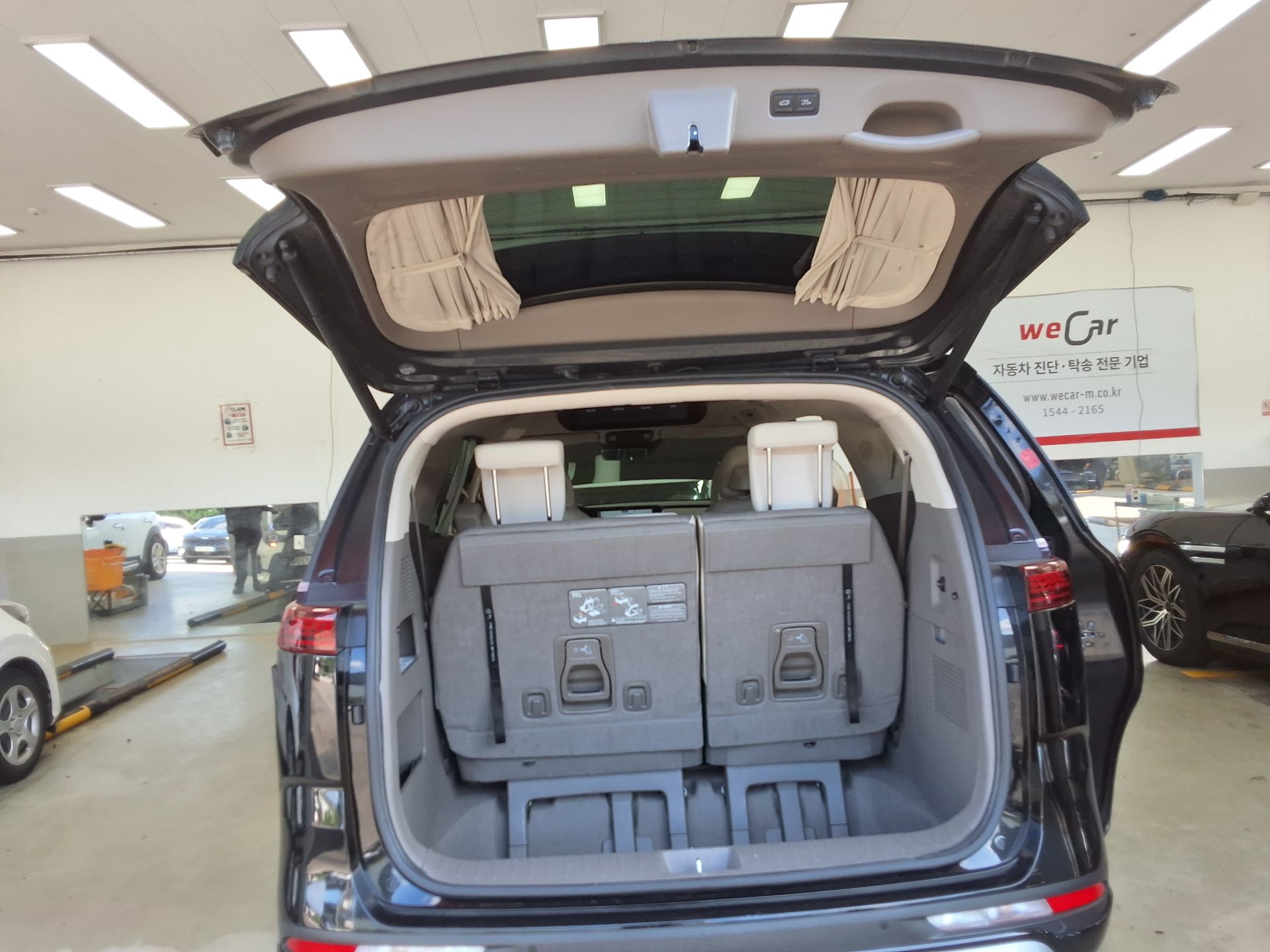 KIA NEW CARNIVAL (KA4) HI-LIMOUSINE 7-SEATER GASOLINE SIGNATURE 2023 - zdjęcie 16