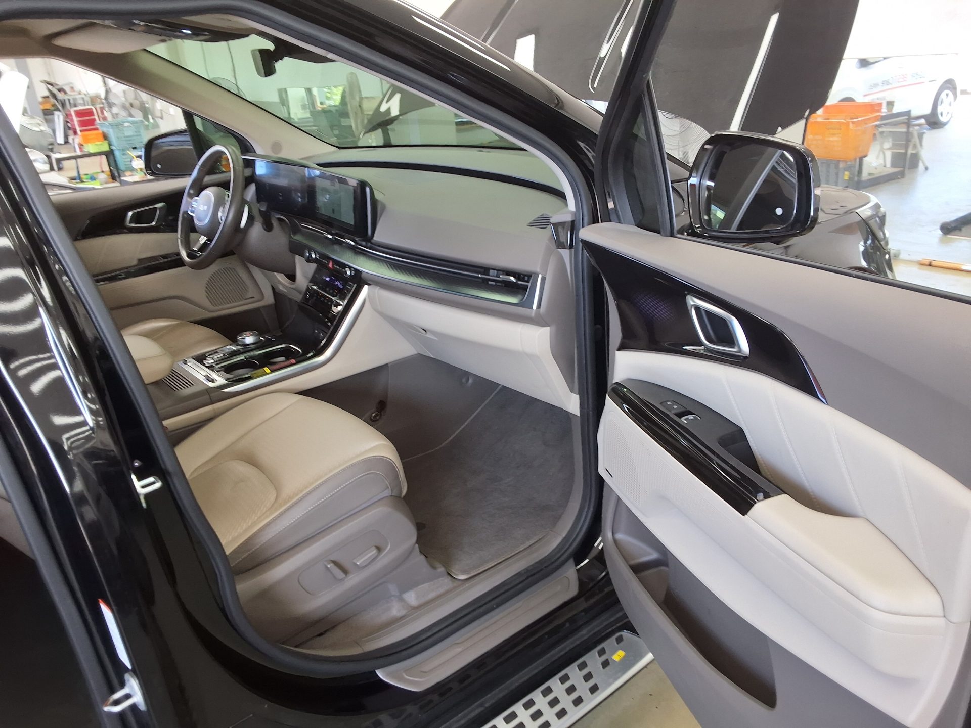 KIA NEW CARNIVAL (KA4) HI-LIMOUSINE 7-SEATER GASOLINE SIGNATURE 2023 - zdjęcie 15