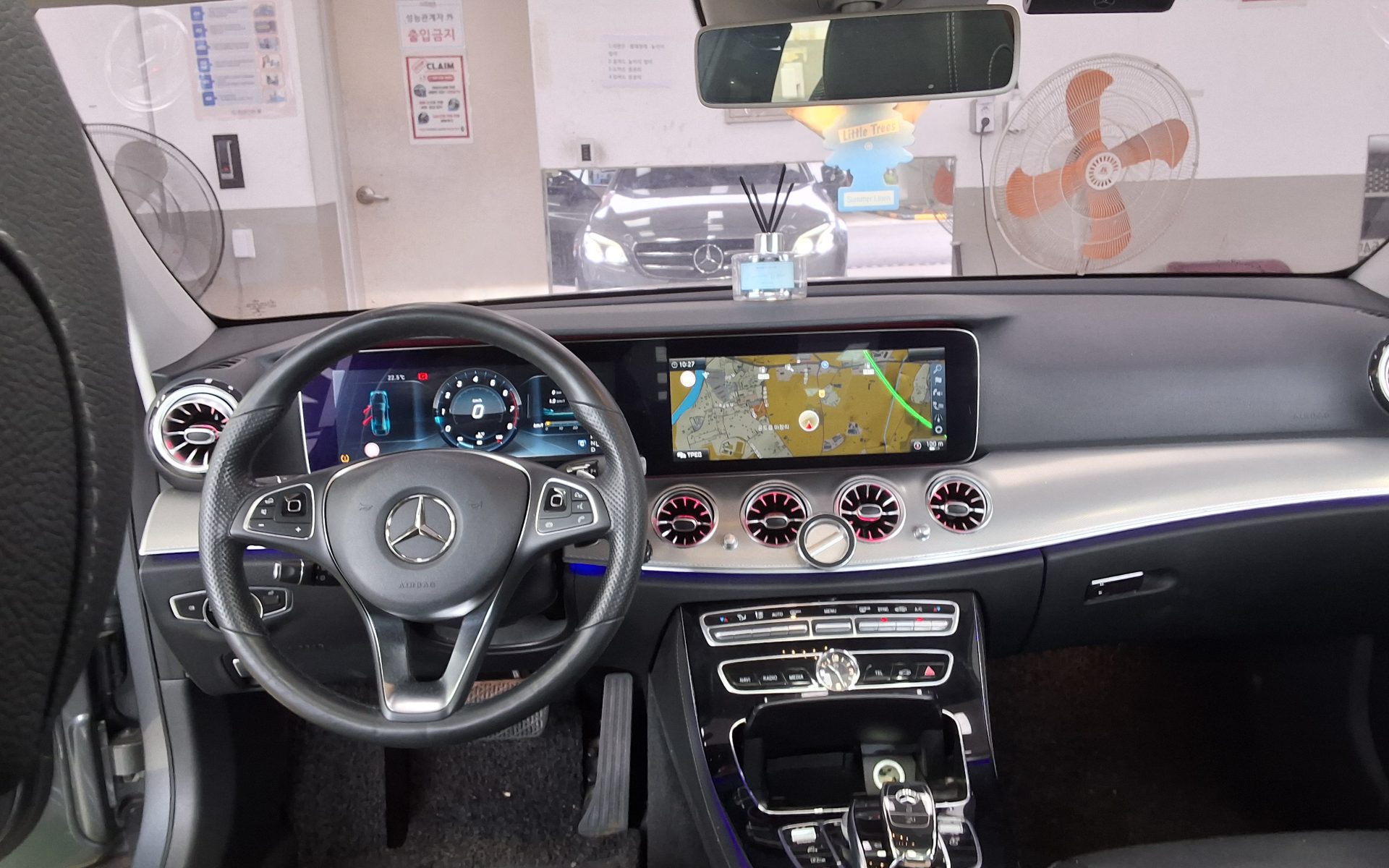 MERCEDES-BENZ E-CLASS (5TH GEN) E300 AVANTGARDE NIGHT PACK 2017 - zdjęcie 11