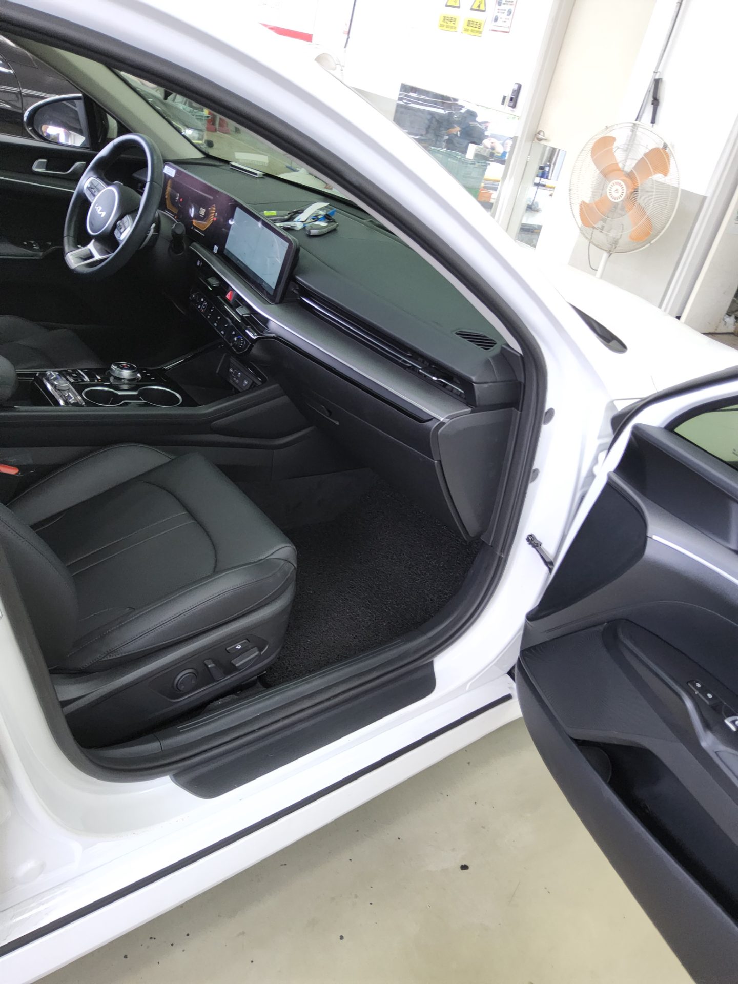 KIA THE NEW K5 (DL3) 2.0 GASOLINE PRESTIGE 2024 - zdjęcie 14