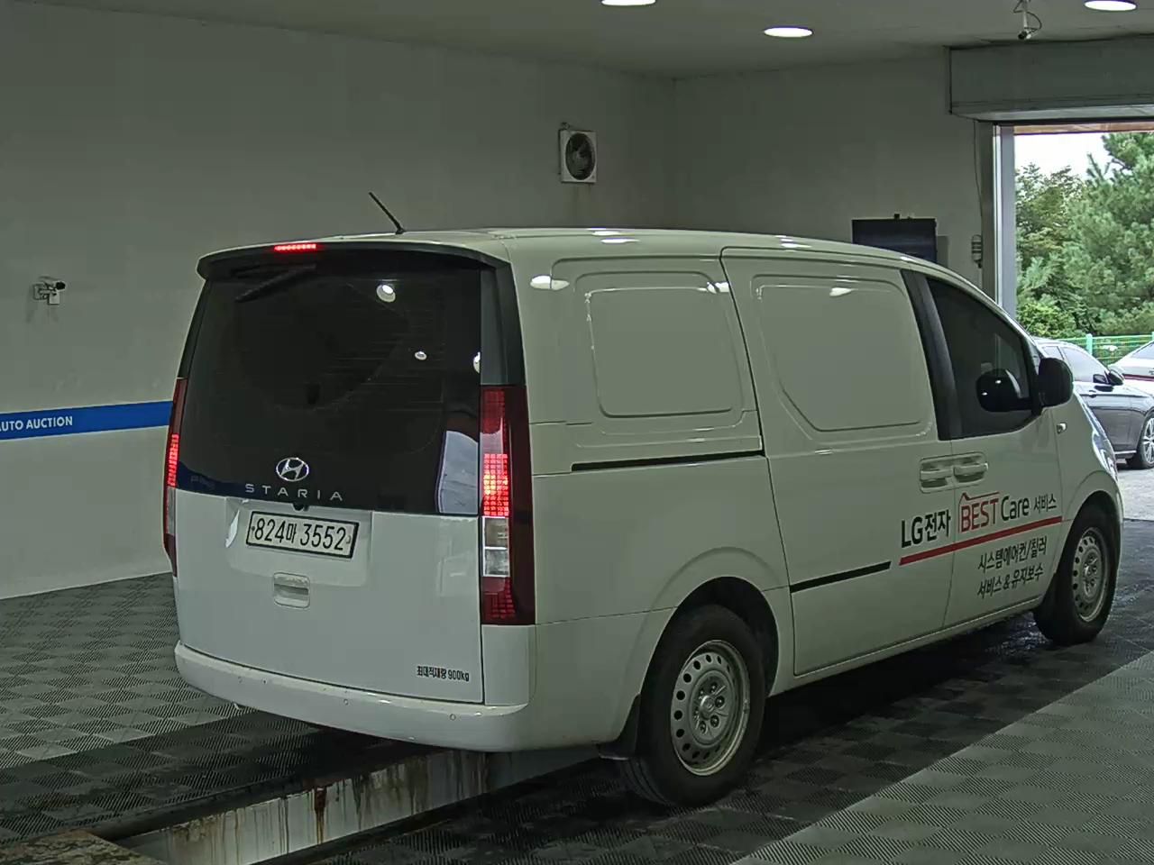 HYUNDAI STARIA 2.2 DIESEL CARGO 3-SEATER SMART 2022 - zdjęcie 5