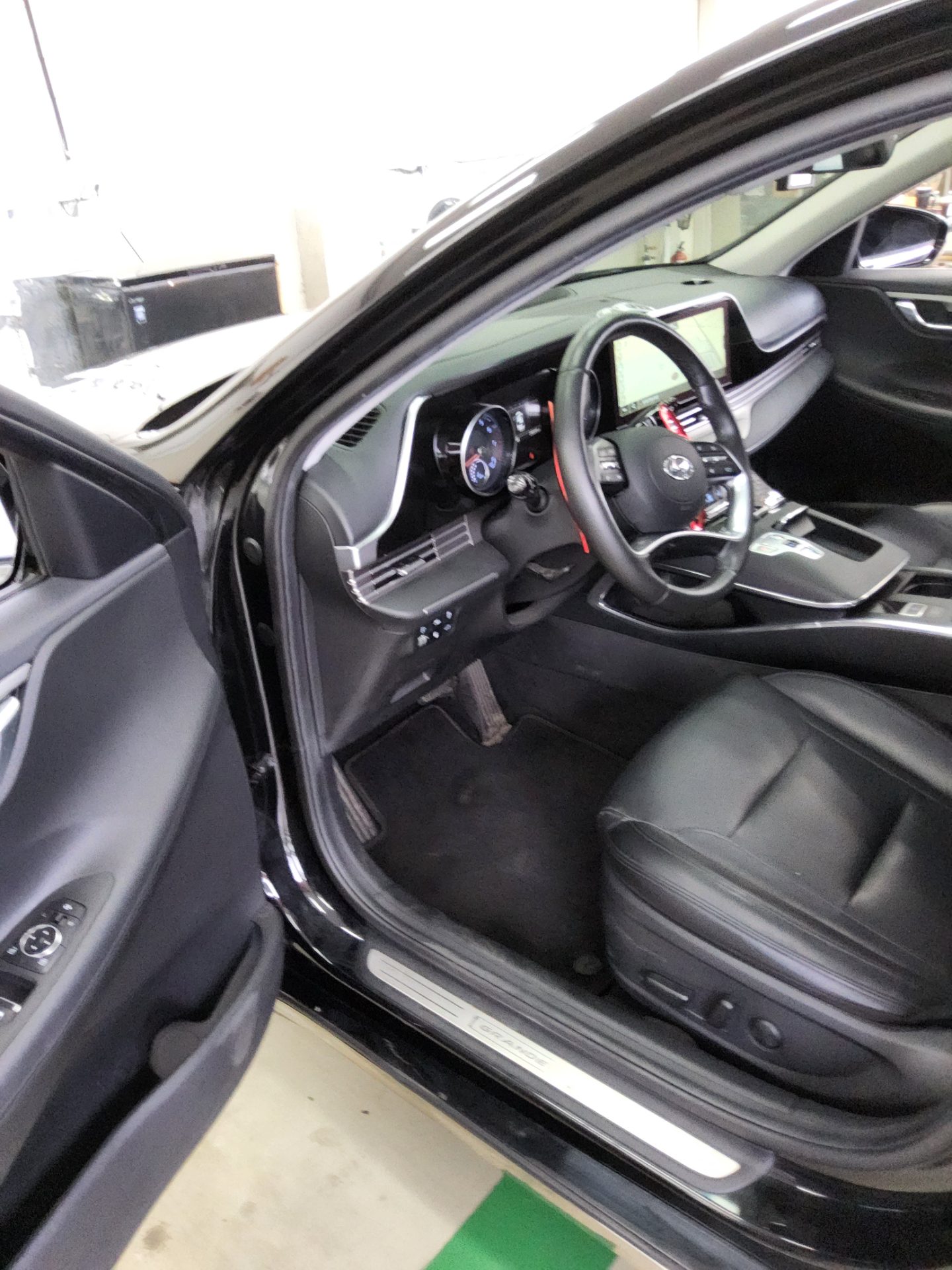 HYUNDAI THE NEW GRANDEUR IG LPi 3.0 RENTAL CAR MODERN 2022 - zdjęcie 10