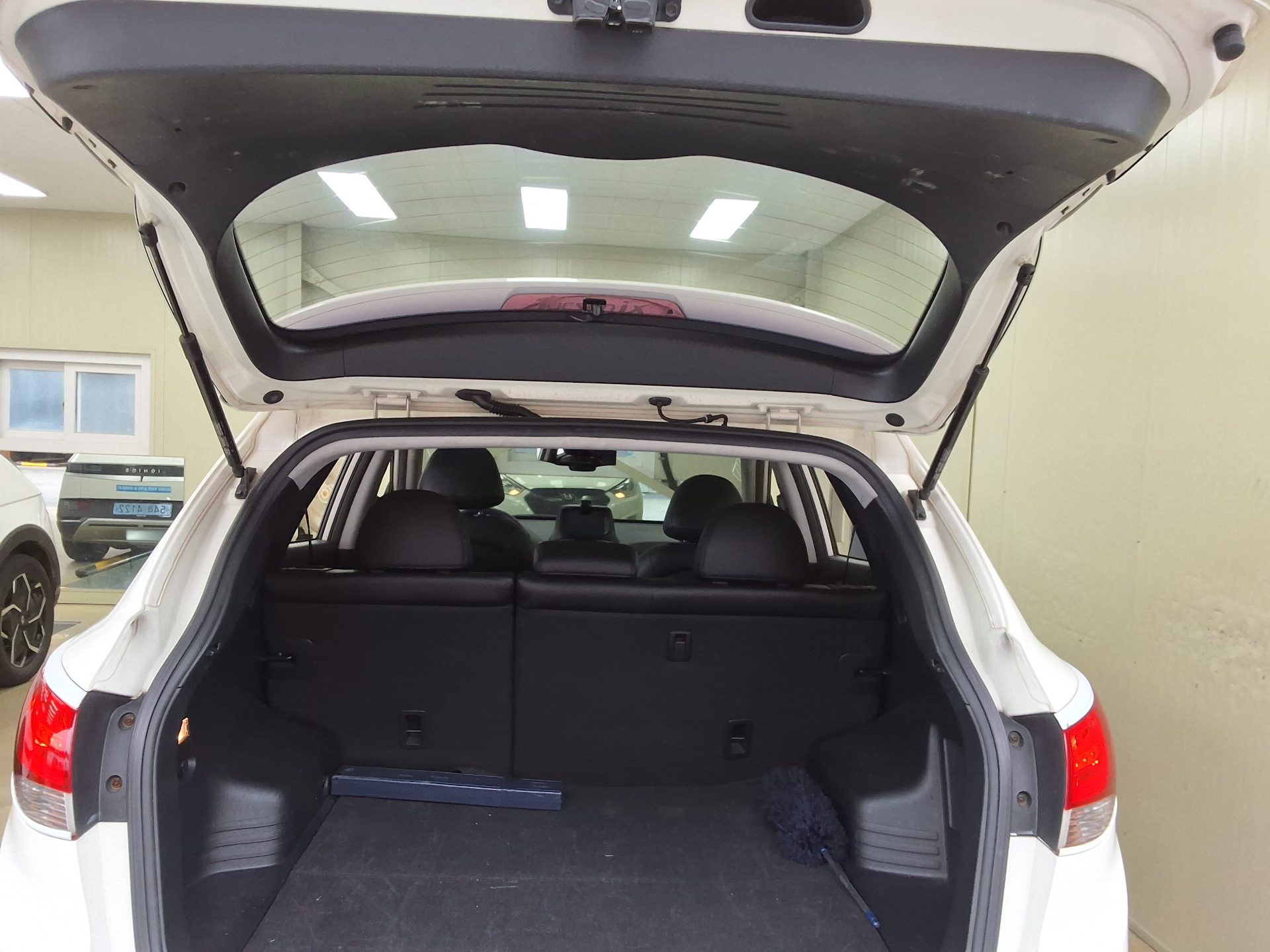 HYUNDAI TUCSON ix DIESEL R20 2WD X20 LUXURY 2011 - zdjęcie 16