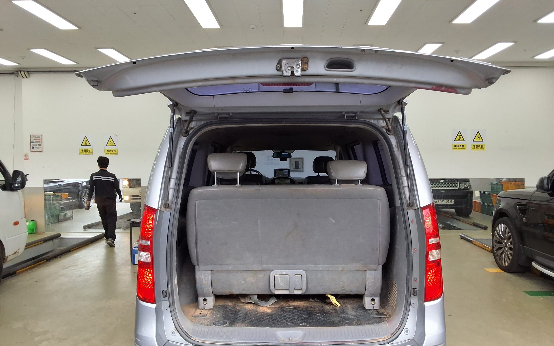 HYUNDAI GRAND STAREX 11-SEATER DIESEL CVX LUXURY 2012 - zdjęcie 15