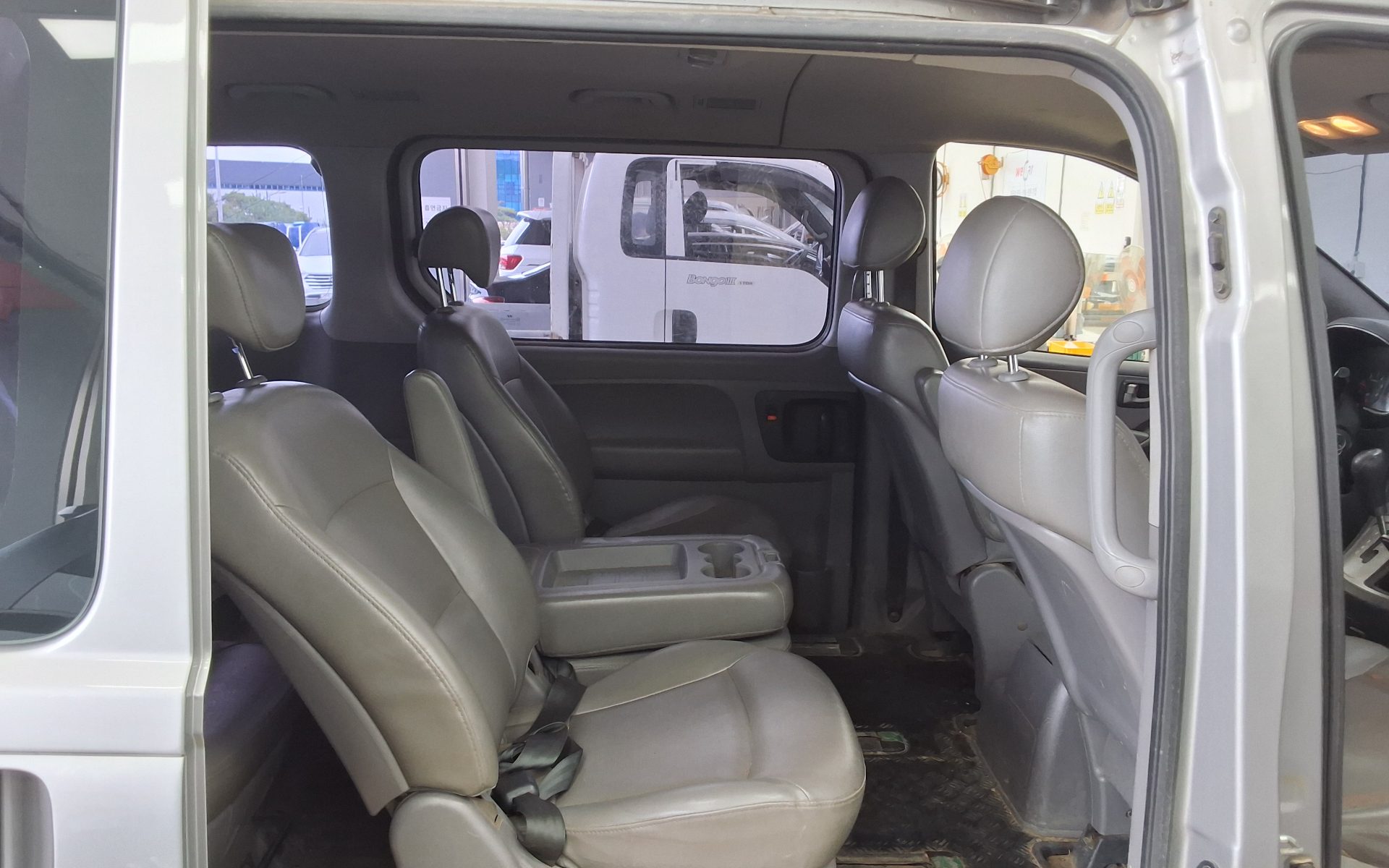 HYUNDAI GRAND STAREX 11-SEATER DIESEL CVX LUXURY 2012 - zdjęcie 13