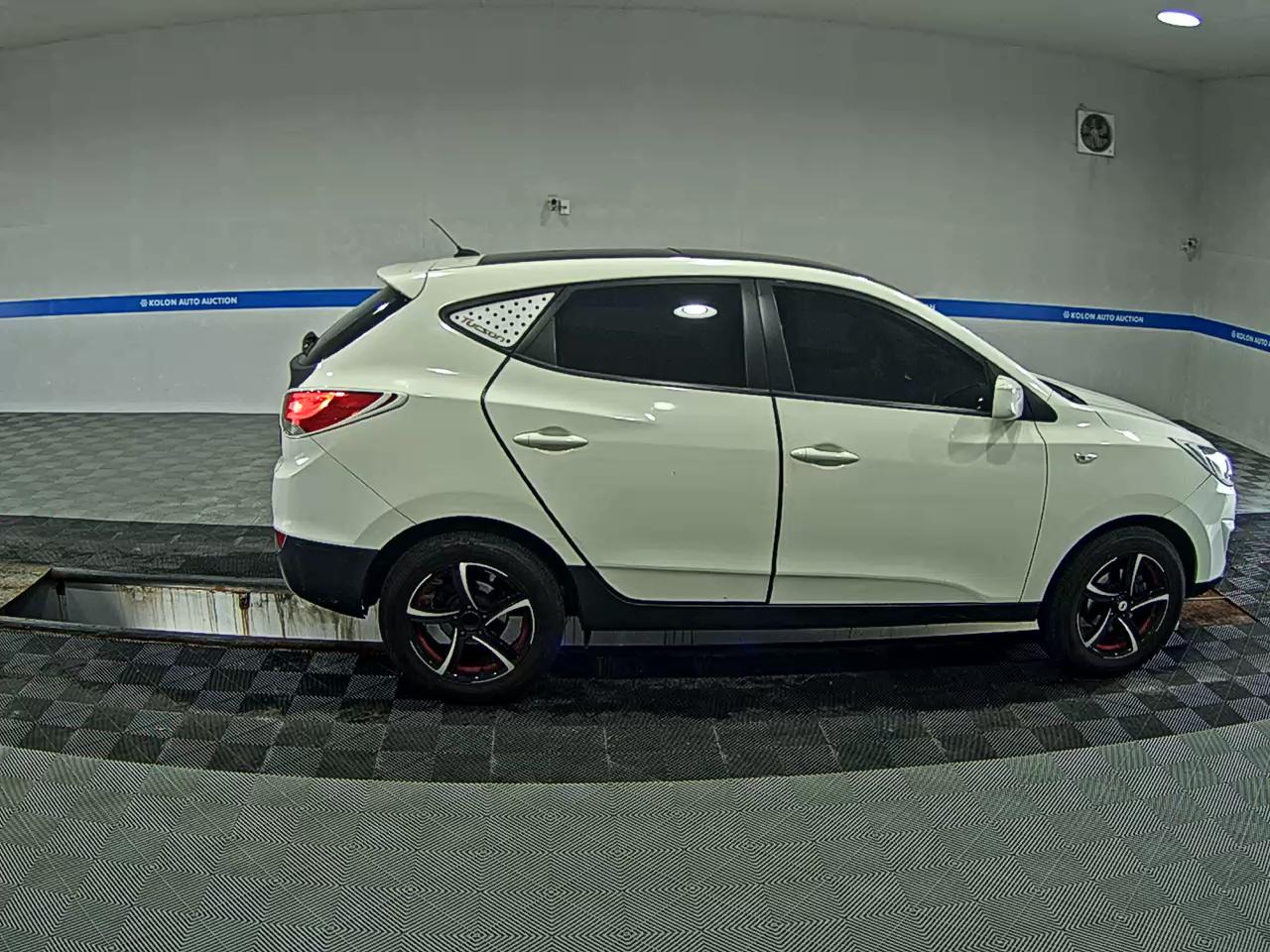 HYUNDAI TUCSON ix DIESEL R20 2WD X20 LUXURY 2011 - zdjęcie 4