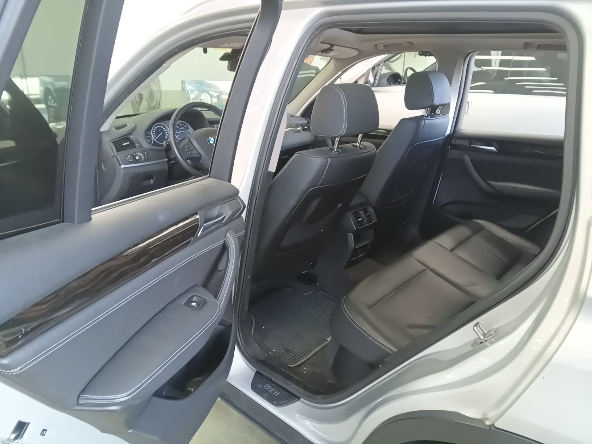 BMW X3 (2ND GEN) 20d xDRIVE HIGH 2012 - zdjęcie 12