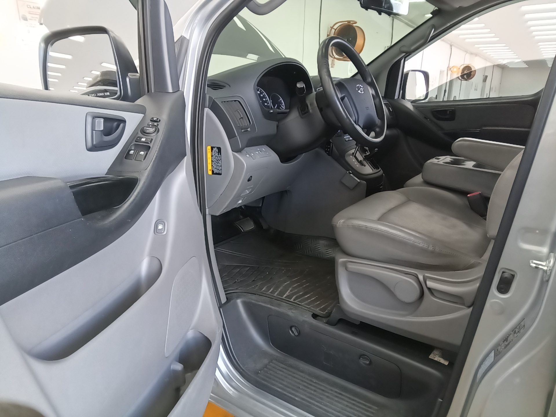 HYUNDAI THE NEW GRAND STAREX 12-SEATER DIESEL 4WD SMART 2019 - zdjęcie 10