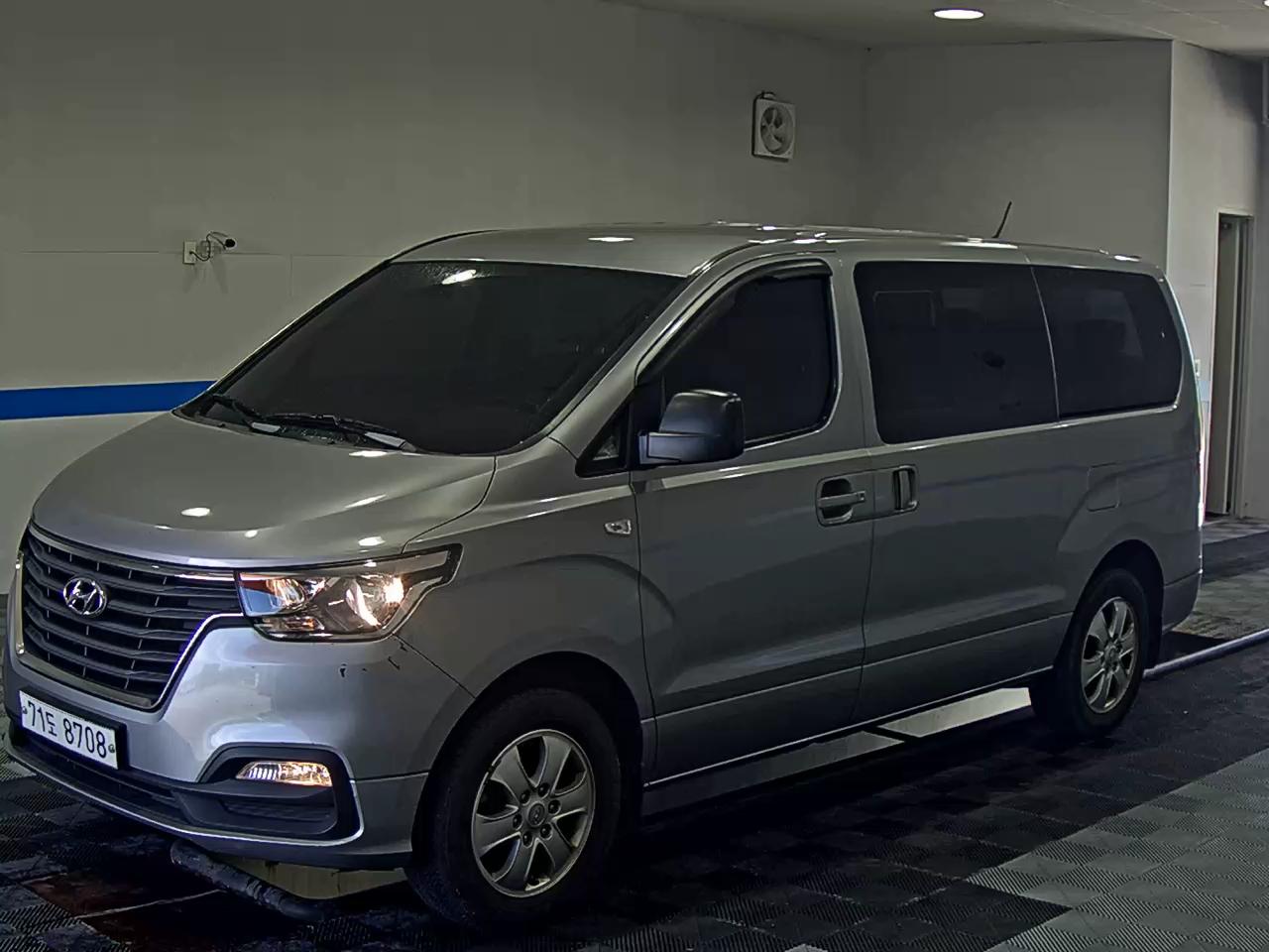 HYUNDAI THE NEW GRAND STAREX 12-SEATER DIESEL 4WD SMART 2019 - zdjęcie 2