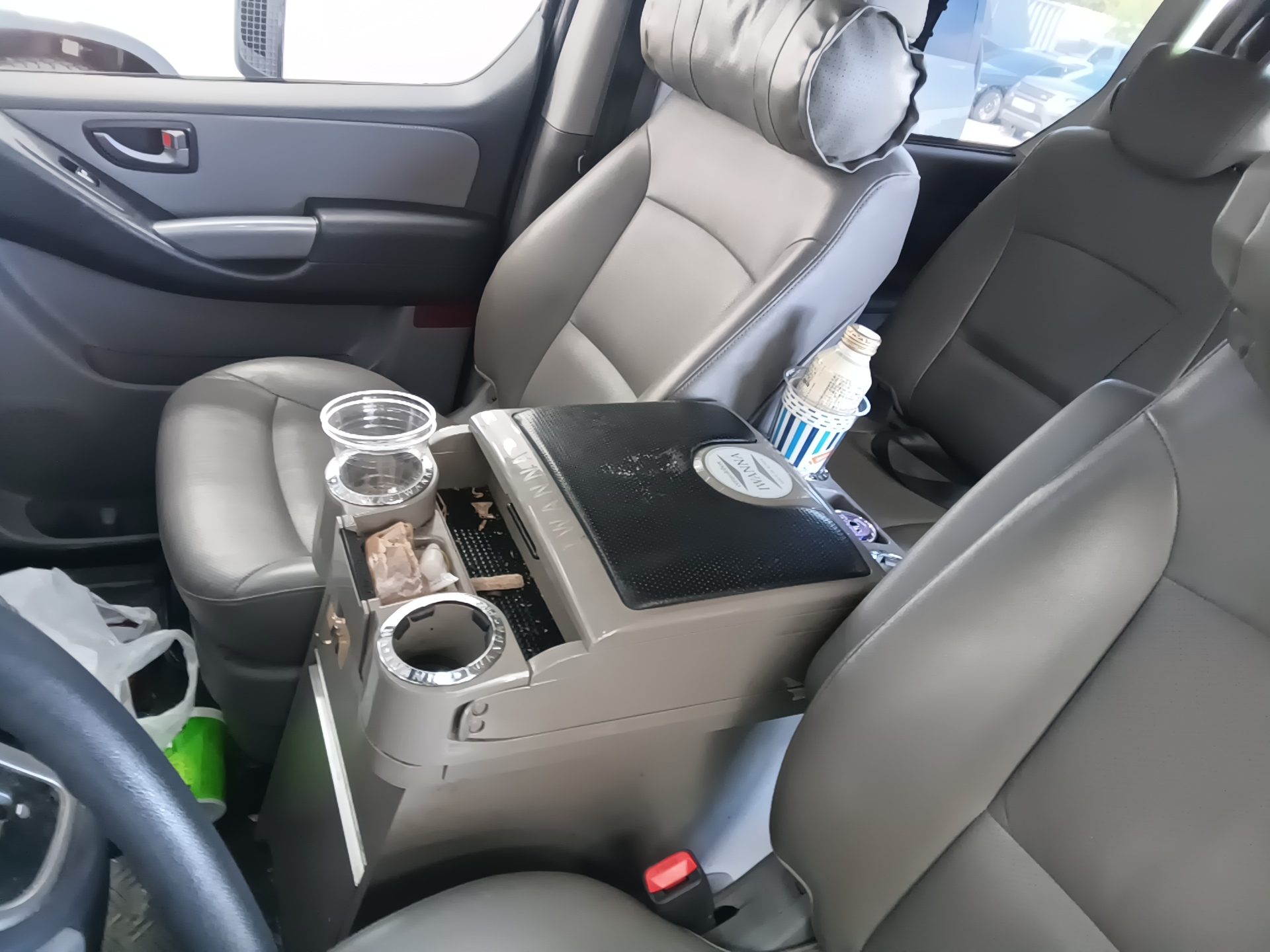 HYUNDAI GRAND STAREX 5-SEATER DIESEL VAN MODERN 2017 - zdjęcie 32