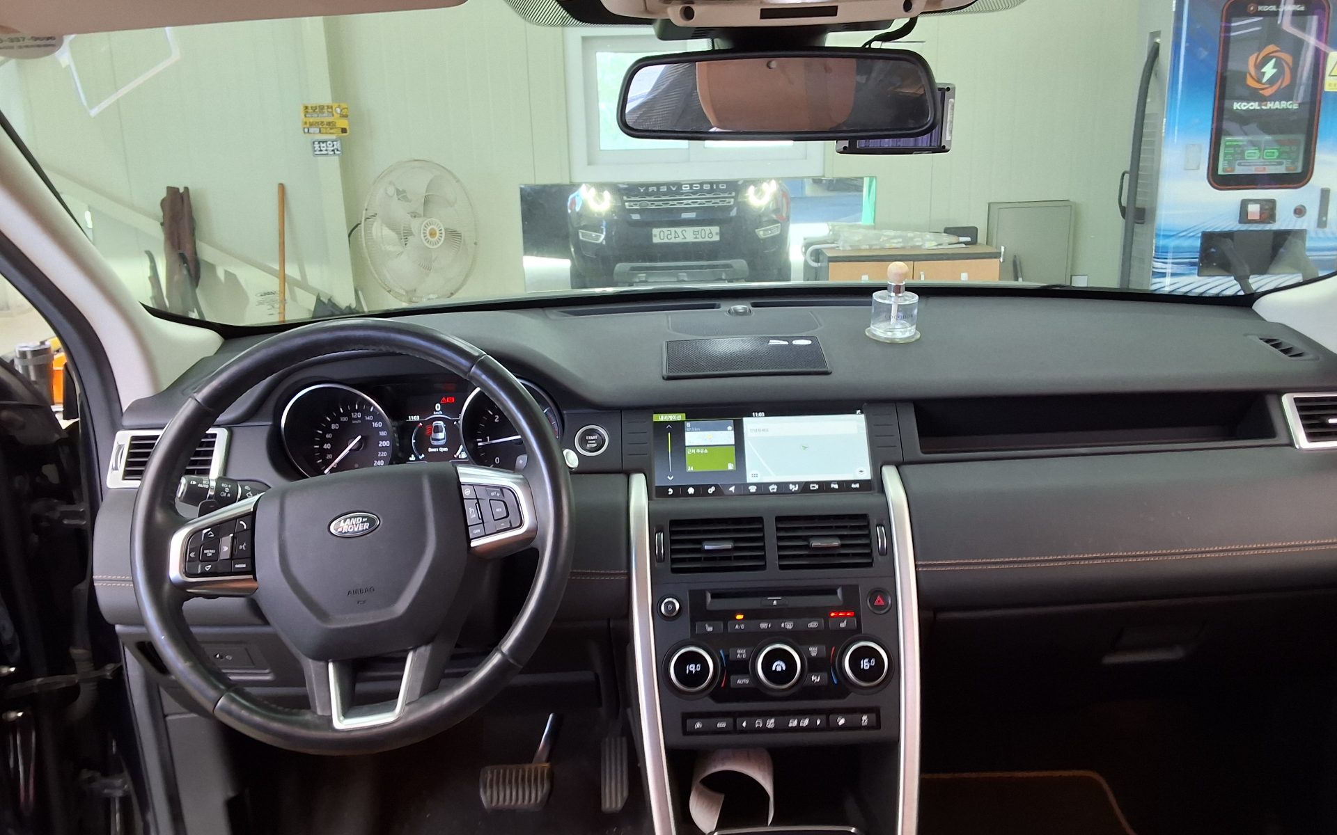 LAND ROVER DISCOVERY SPORT 2.0 TD4 HSE LUXURY 2017 - zdjęcie 11