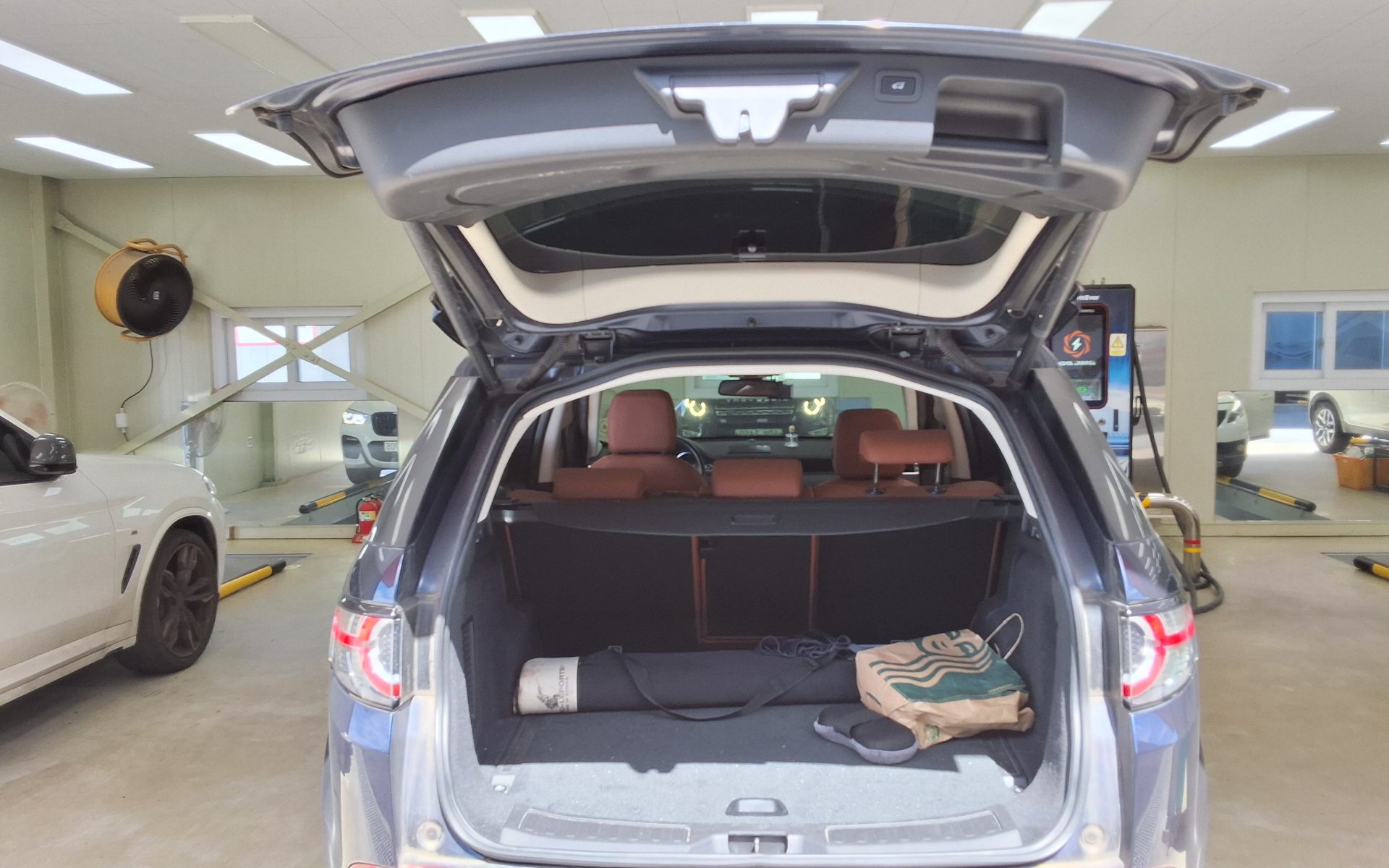 LAND ROVER DISCOVERY SPORT 2.0 TD4 HSE LUXURY 2017 - zdjęcie 15