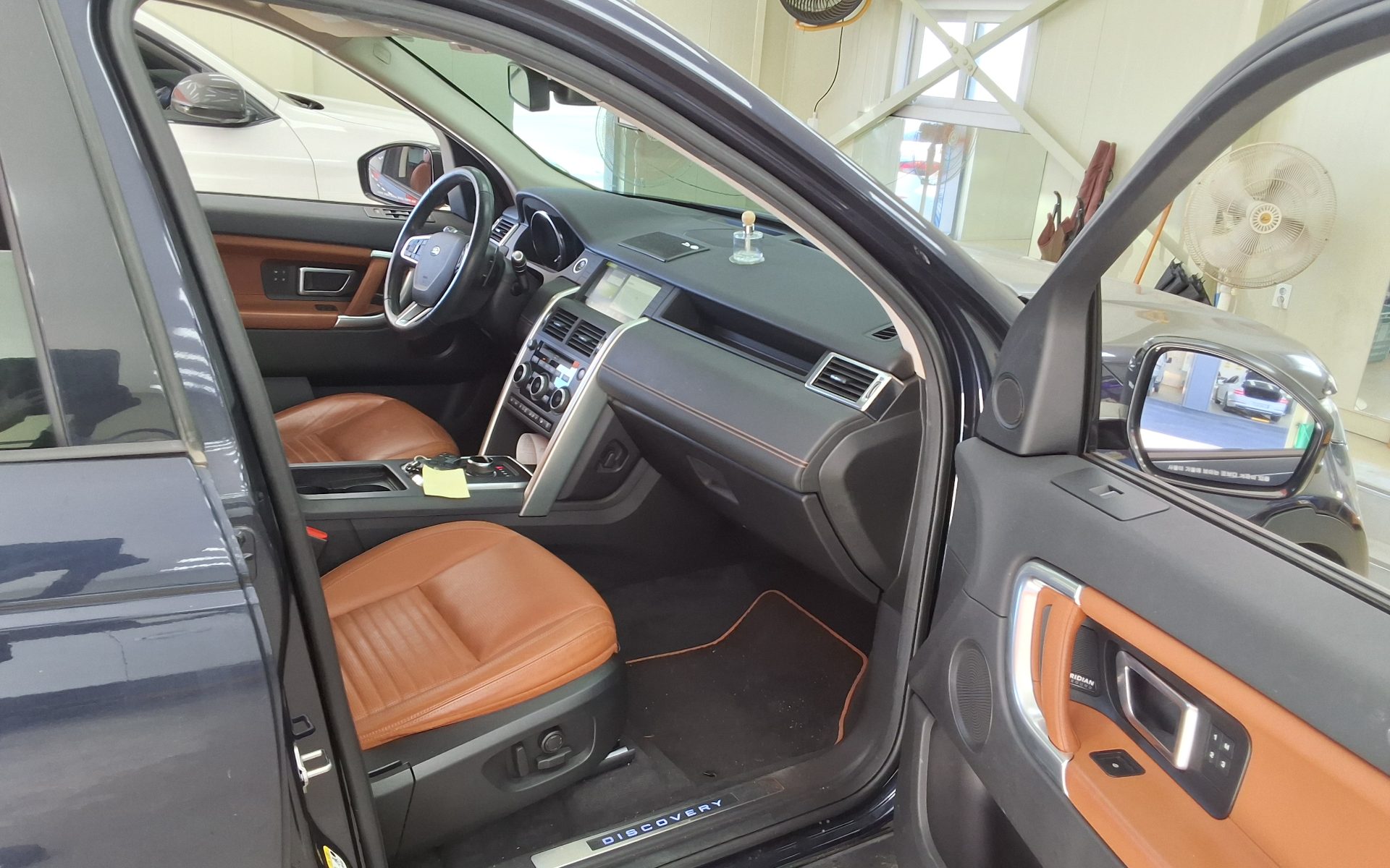 LAND ROVER DISCOVERY SPORT 2.0 TD4 HSE LUXURY 2017 - zdjęcie 14