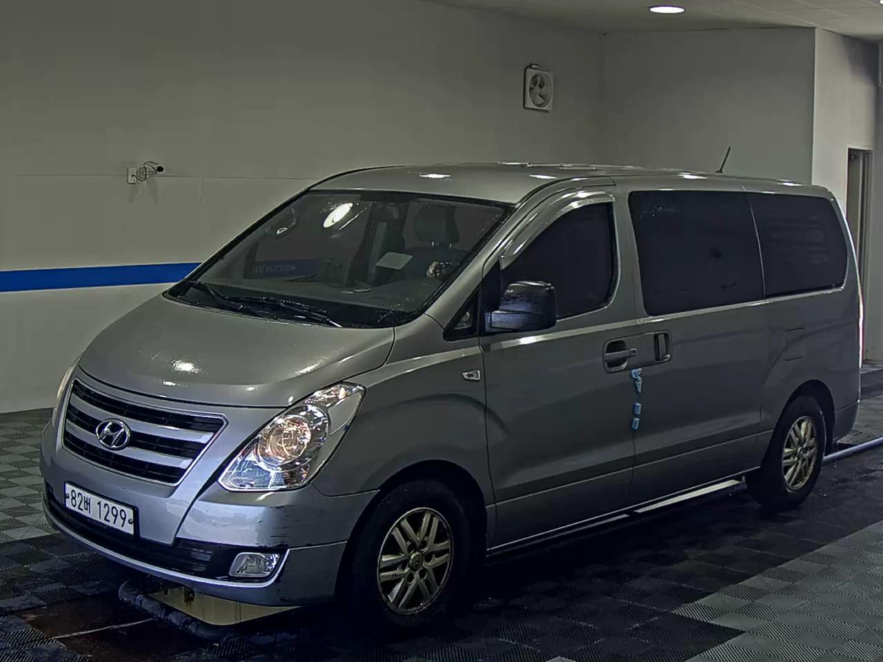 HYUNDAI GRAND STAREX 5-SEATER DIESEL VAN MODERN 2018 - zdjęcie 2