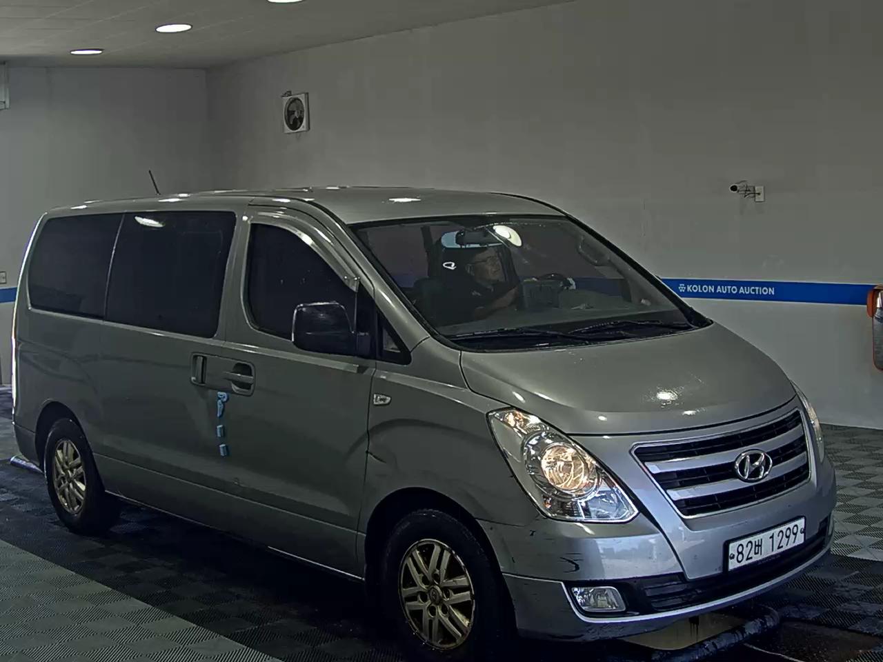 HYUNDAI GRAND STAREX 5-SEATER DIESEL VAN MODERN 2018 - zdjęcie 3